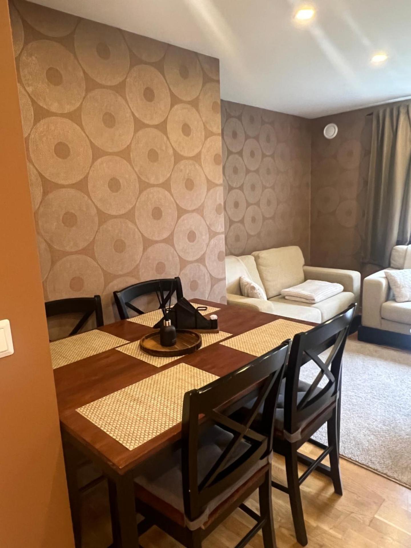 Sokkelleilighet i enebolig i Ålesund nær stranden