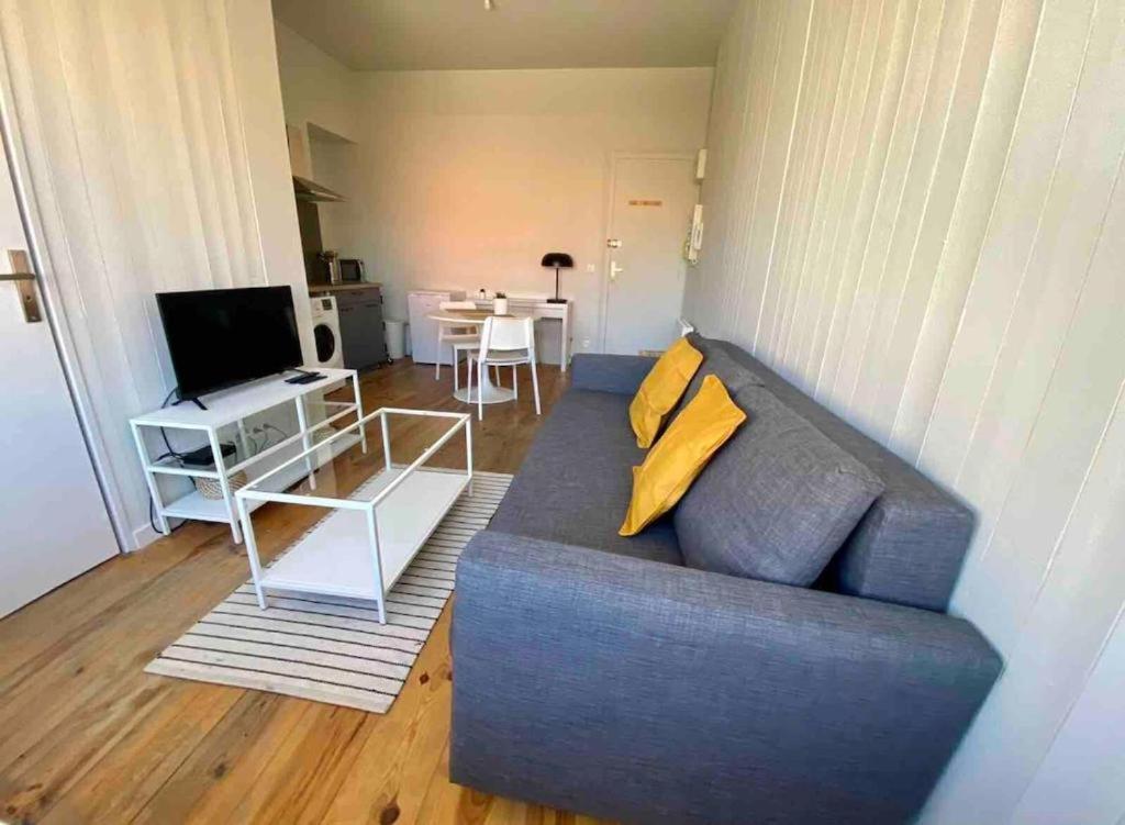 Charming T2 apartment 200 m from tram B