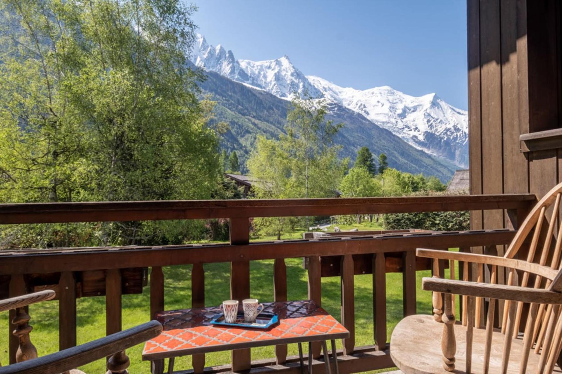 Chalet de l'aiguille with view on Mont Blanc