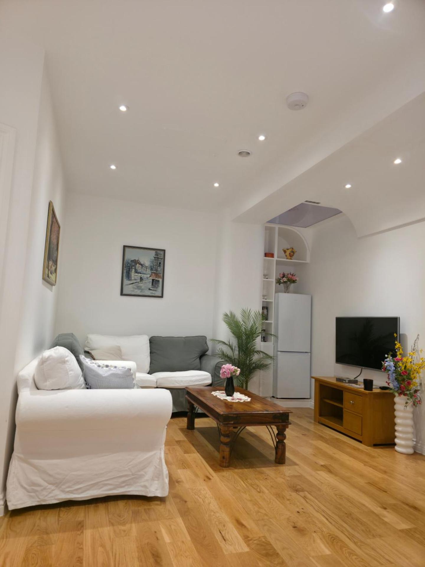 Communal lounge/ TV room