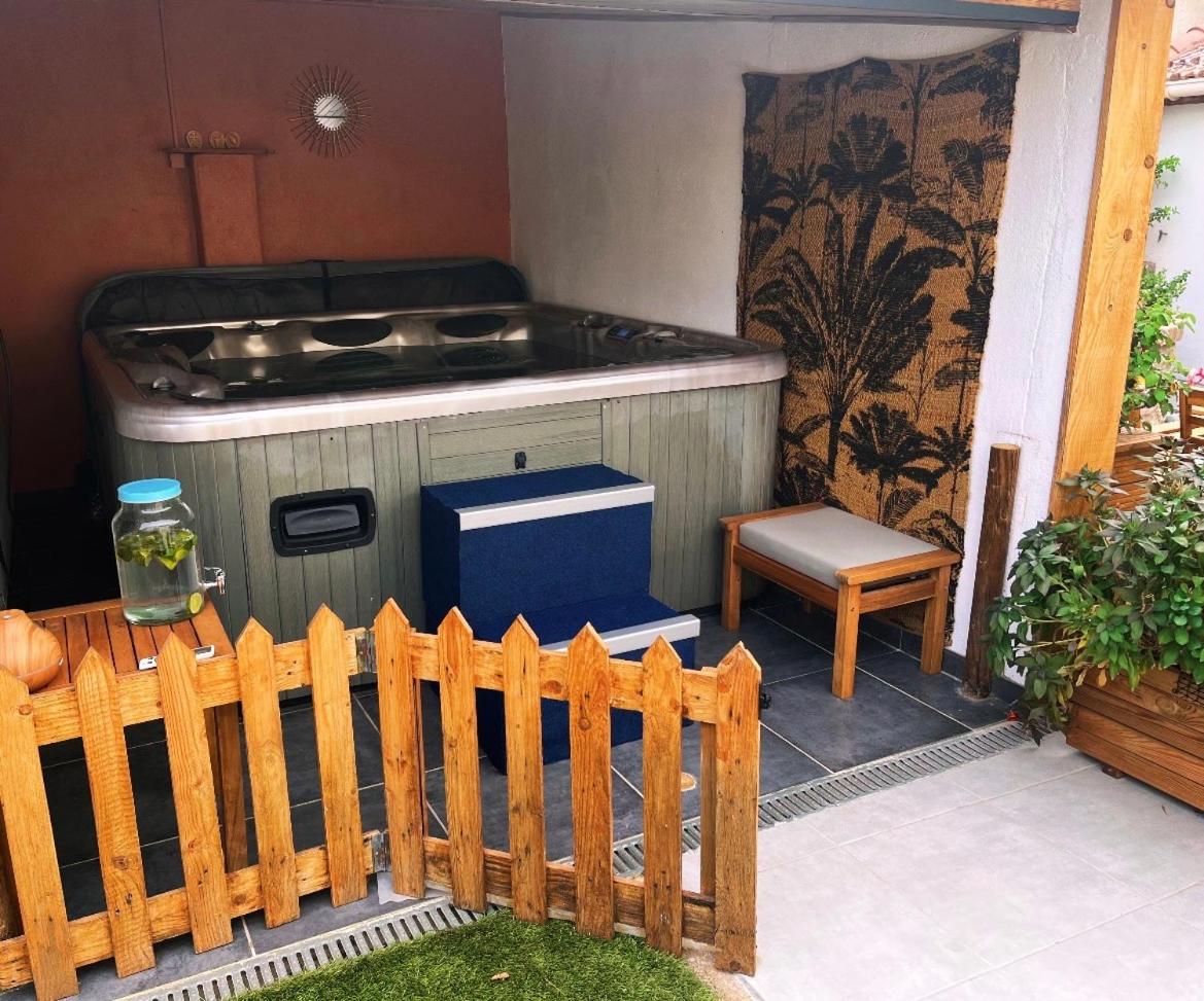 Chambre et Spa Sud Doré avec Piscine en saison