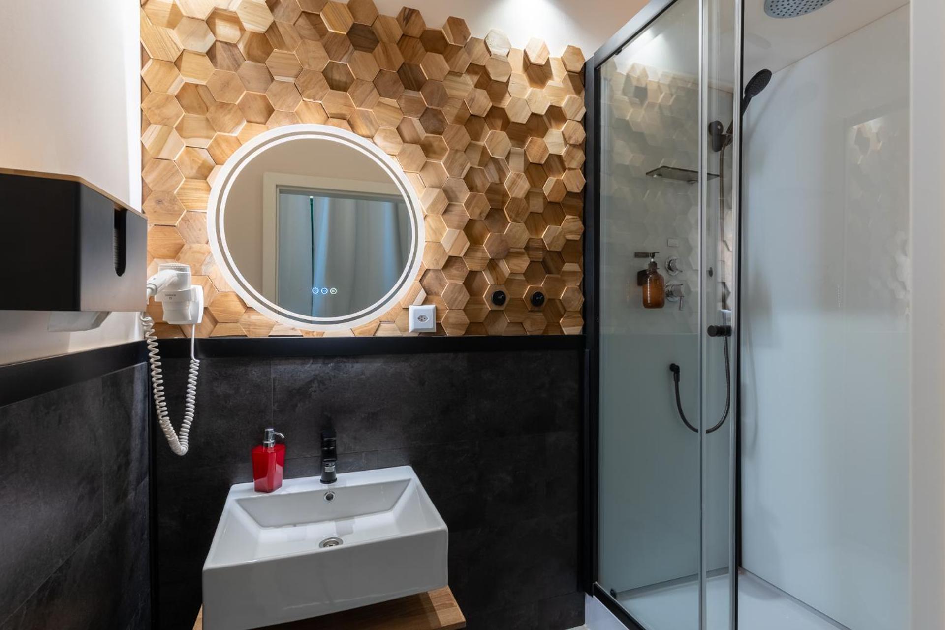 MUE Cubes - Capsule Hotel