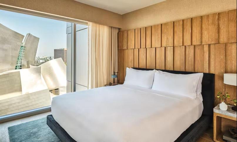 Corner King Suite - Hearing Access