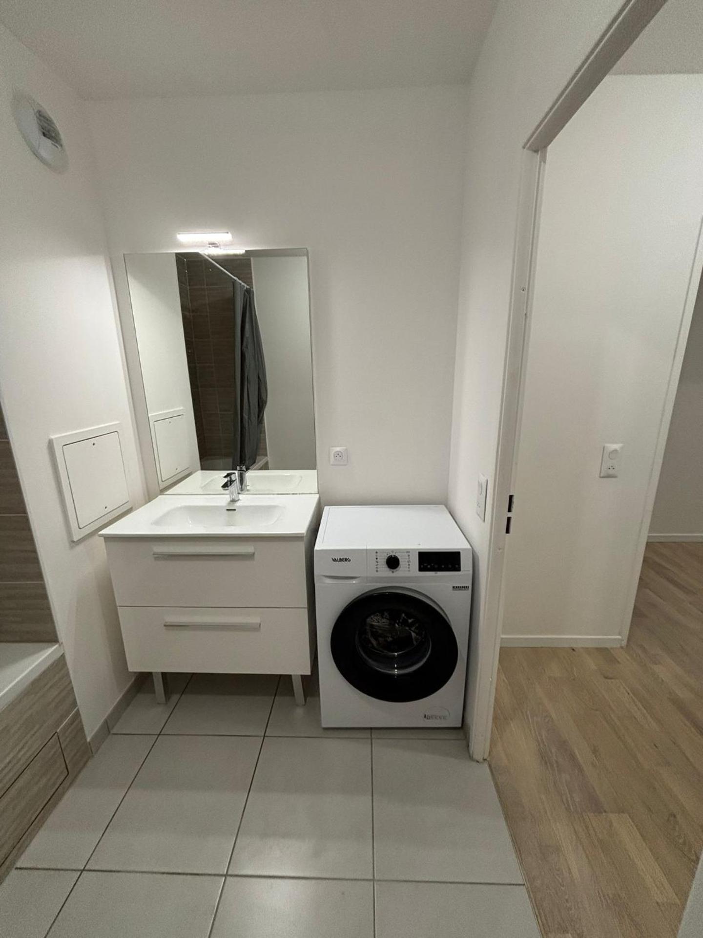 APPARTEMENT ST MAUR DES FOSSES proche quai de la Marne