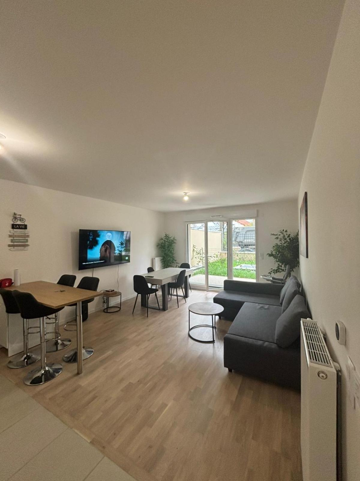 APPARTEMENT ST MAUR DES FOSSES proche quai de la Marne