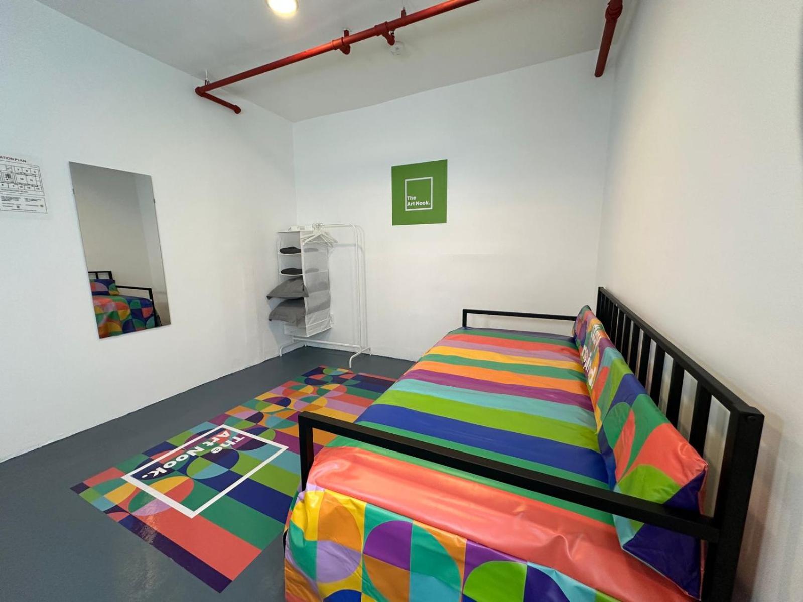 The Art Nook Private Rooms on Hollywood Blvd