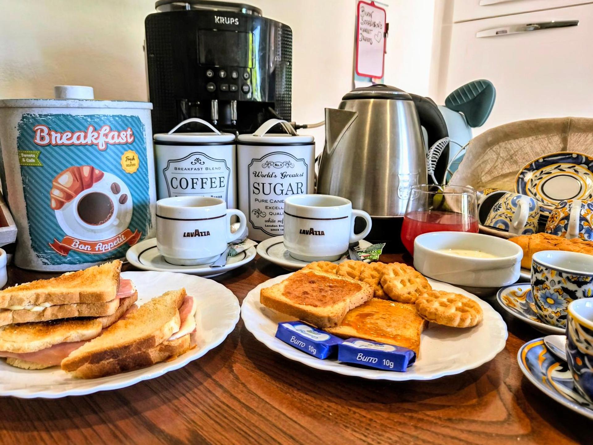 Coffee/tea facilities