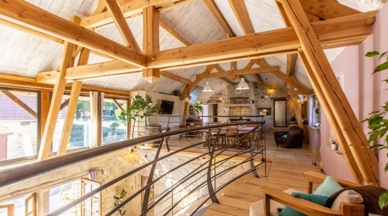 Gîte La grange des Hirondelles 15 personnes 5litsdoubles 5litssimples 1convertible chez MAYMARD Yannick à 28 route de la croix forêt à ANTULLY réf à Gîte de France G2005 Corps de ferme entièrement rénové de bon standing