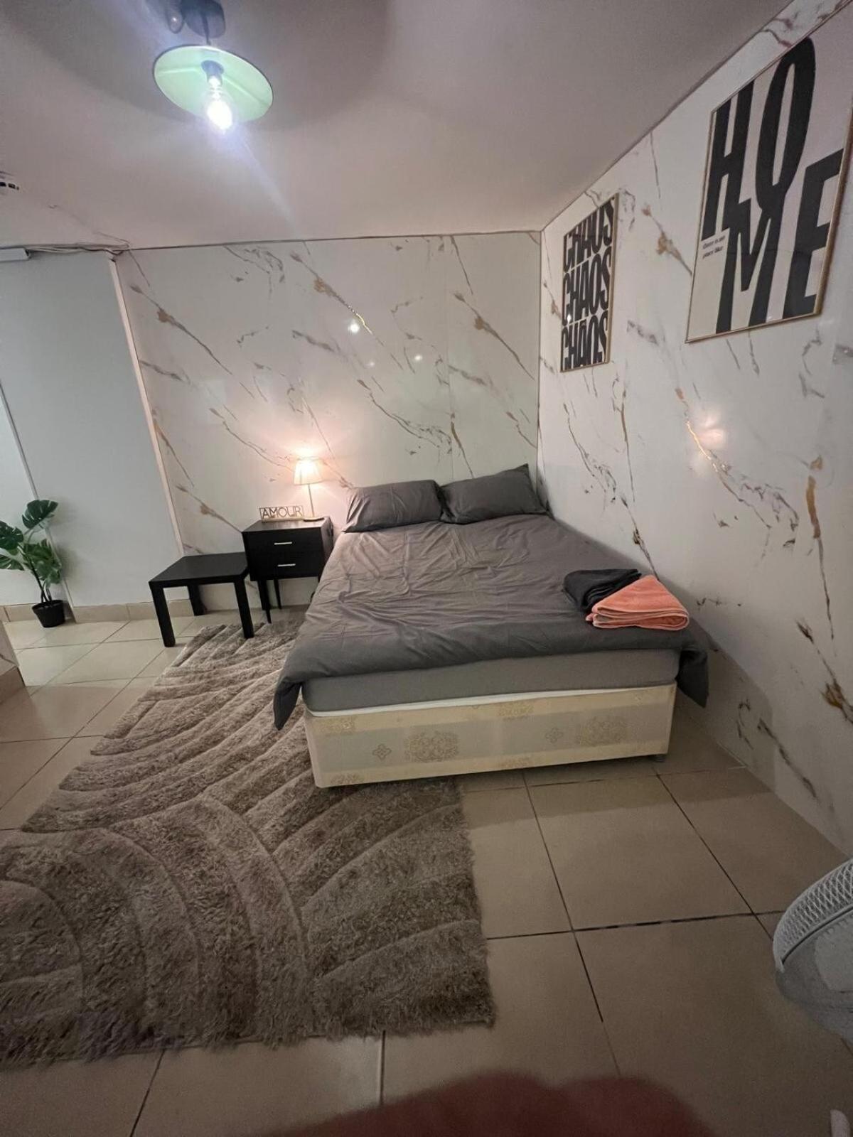 Self Contained Studio - Belinda Road