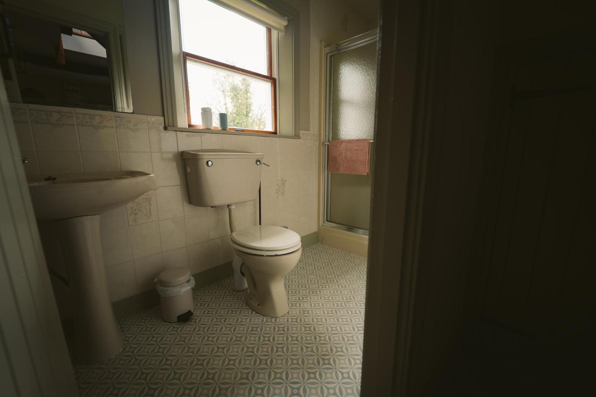 Longford Holiday Red Rose Self Catering Cottage