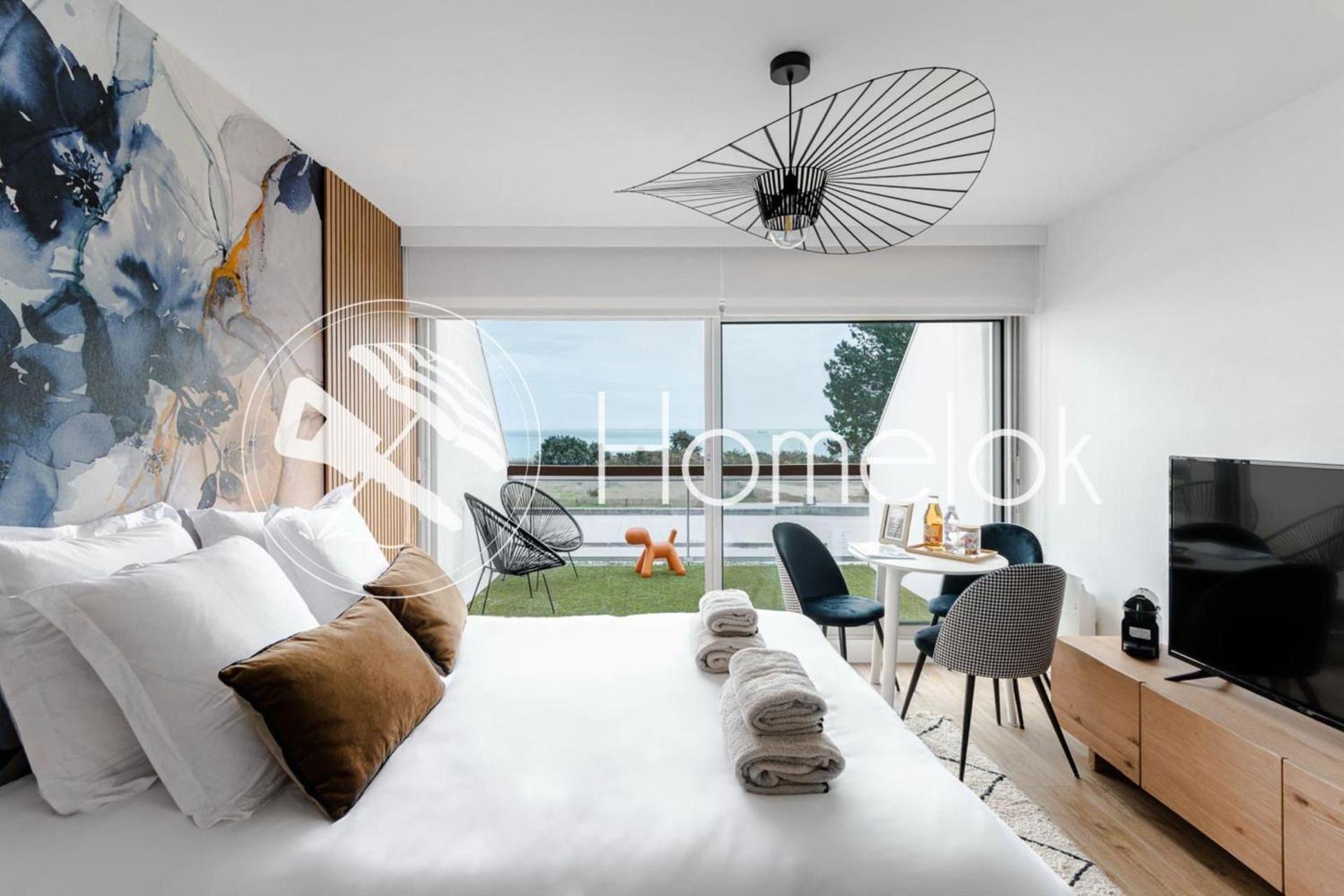 Horizon bleu depuis un studio unique