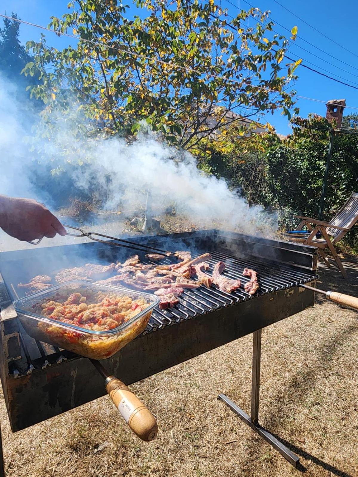Casa amb jardí i llar de foc
