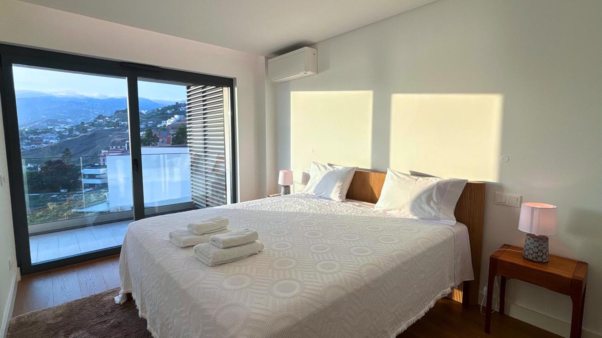 The Venus Apartment By Sam Houses