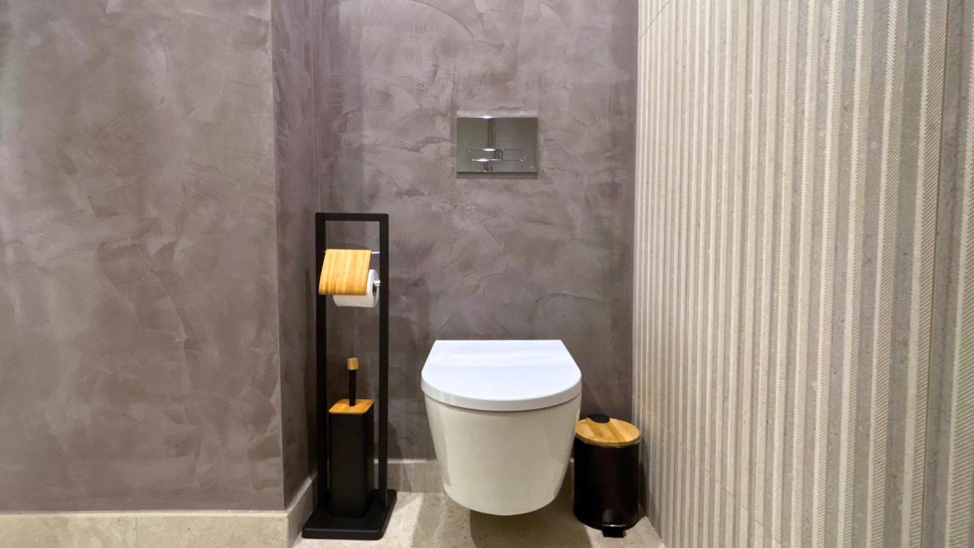 The Venus Apartment By Sam Houses