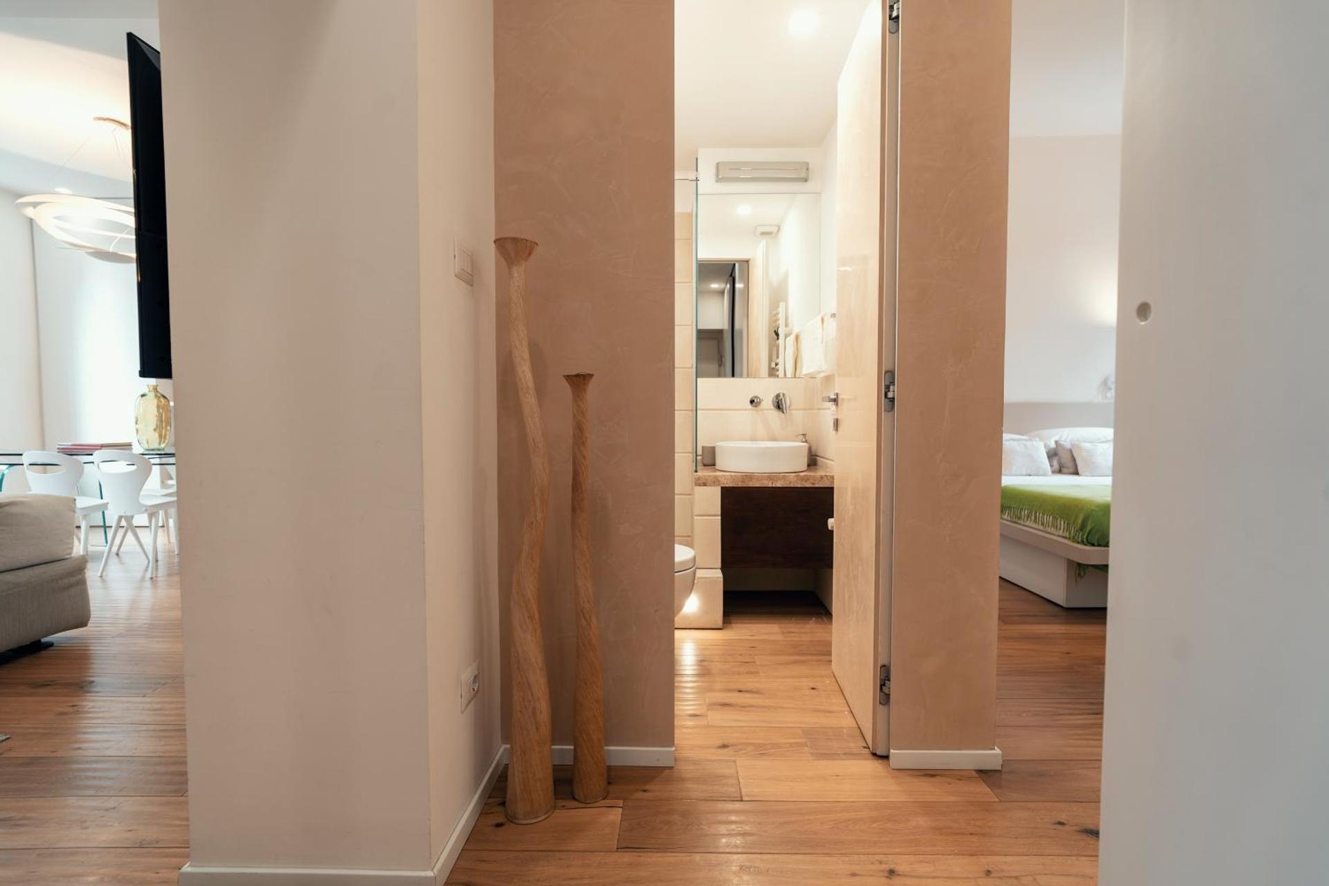 On the Tiber- Luxury house