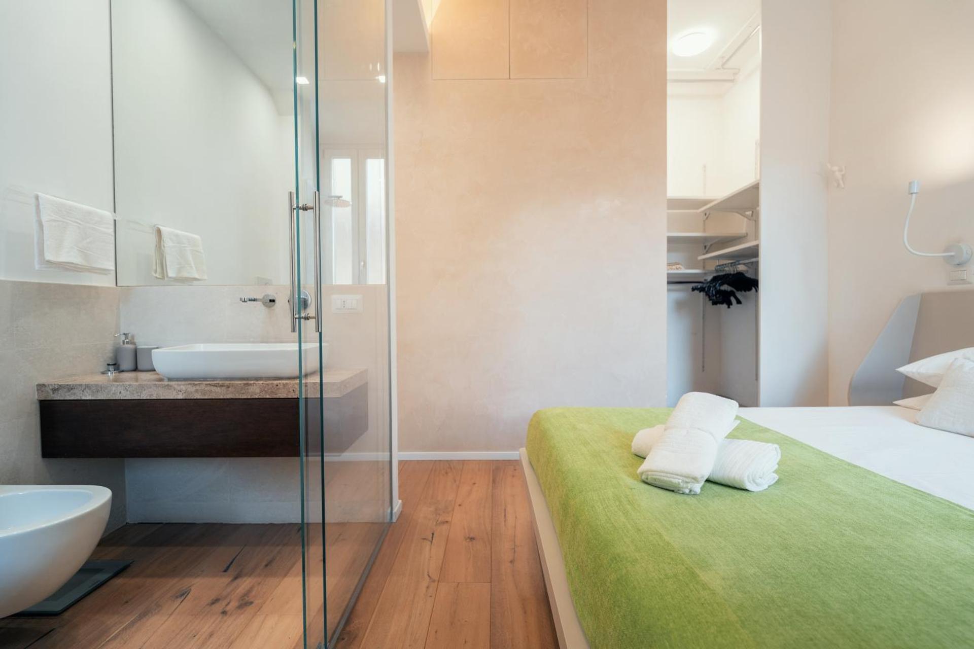 On the Tiber- Luxury house