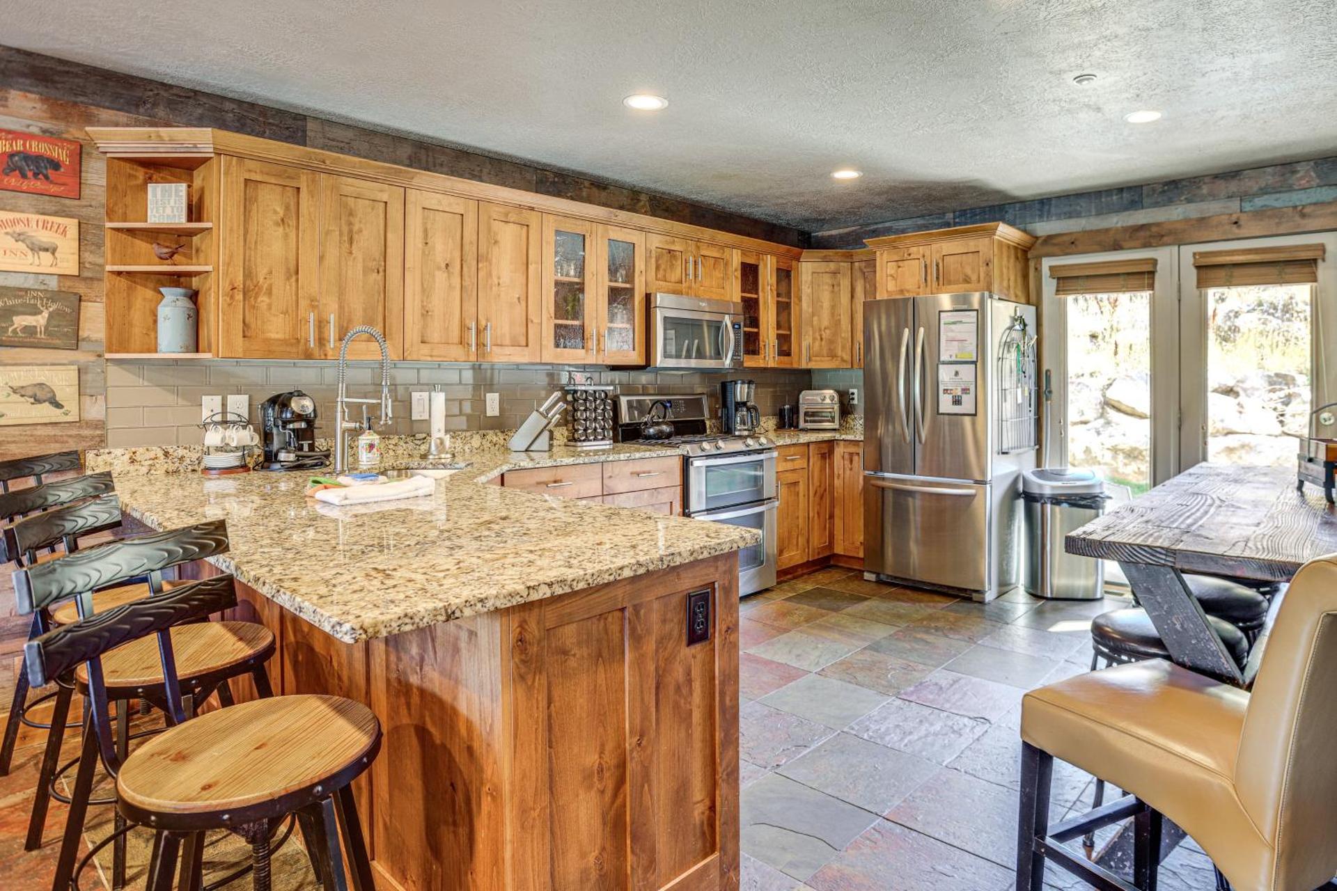 Ski, Hike and Relax Eden Condo with Hot Tub Access