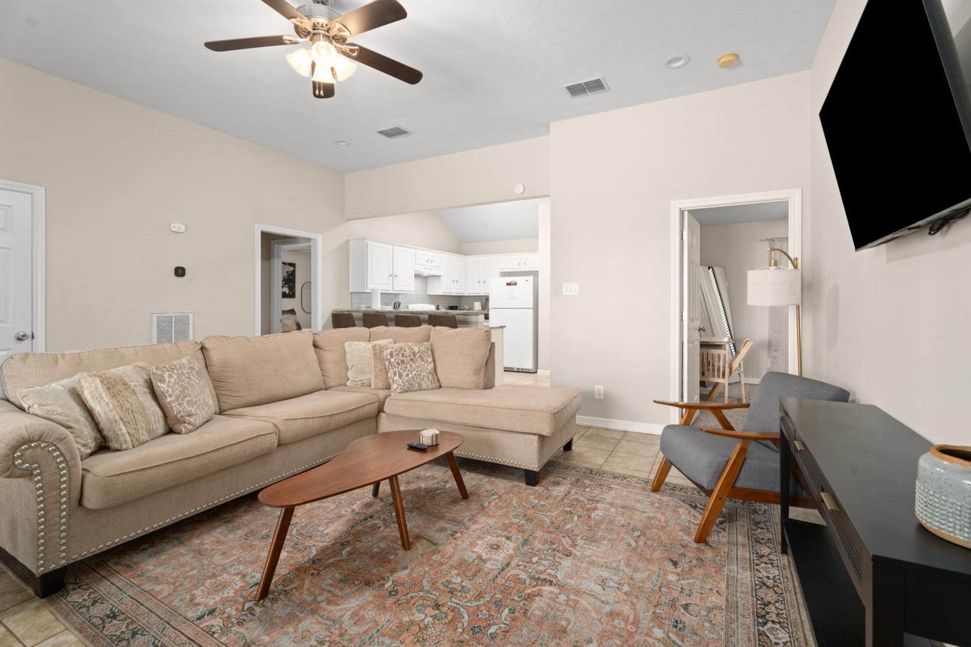 Communal lounge/ TV room