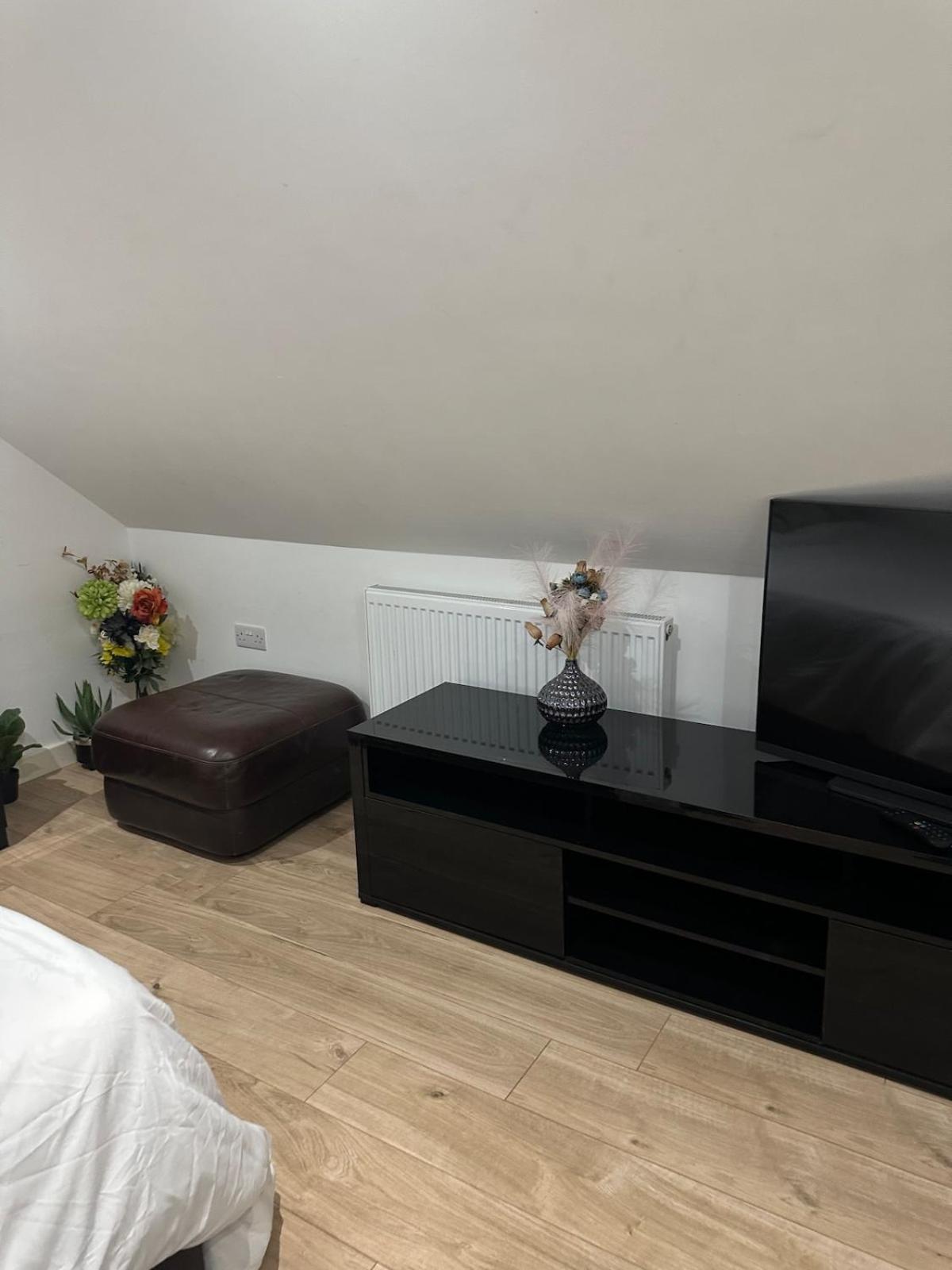 A Cosy and Spacious Studio Flat