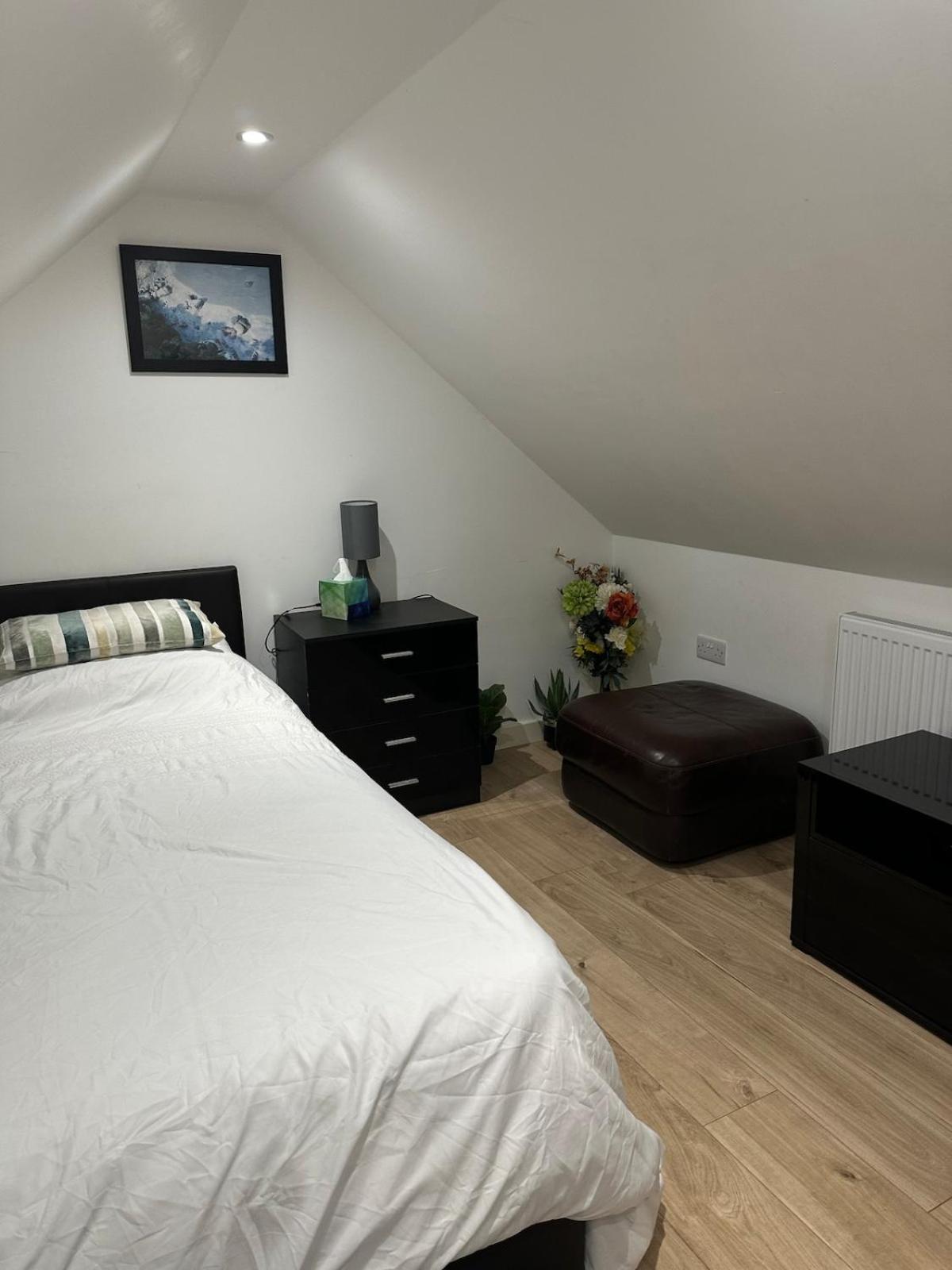 A Cosy and Spacious Studio Flat