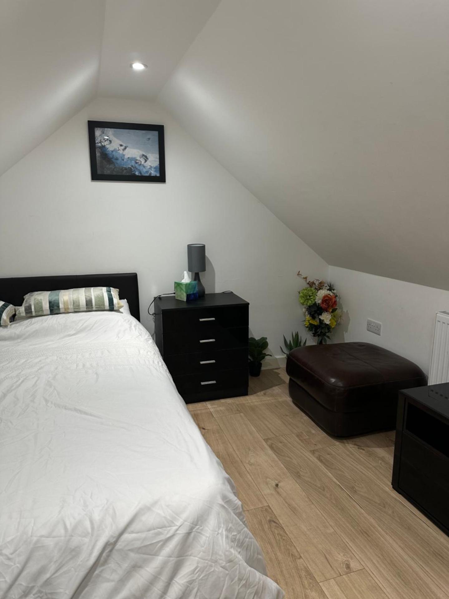 A Cosy and Spacious Studio Flat