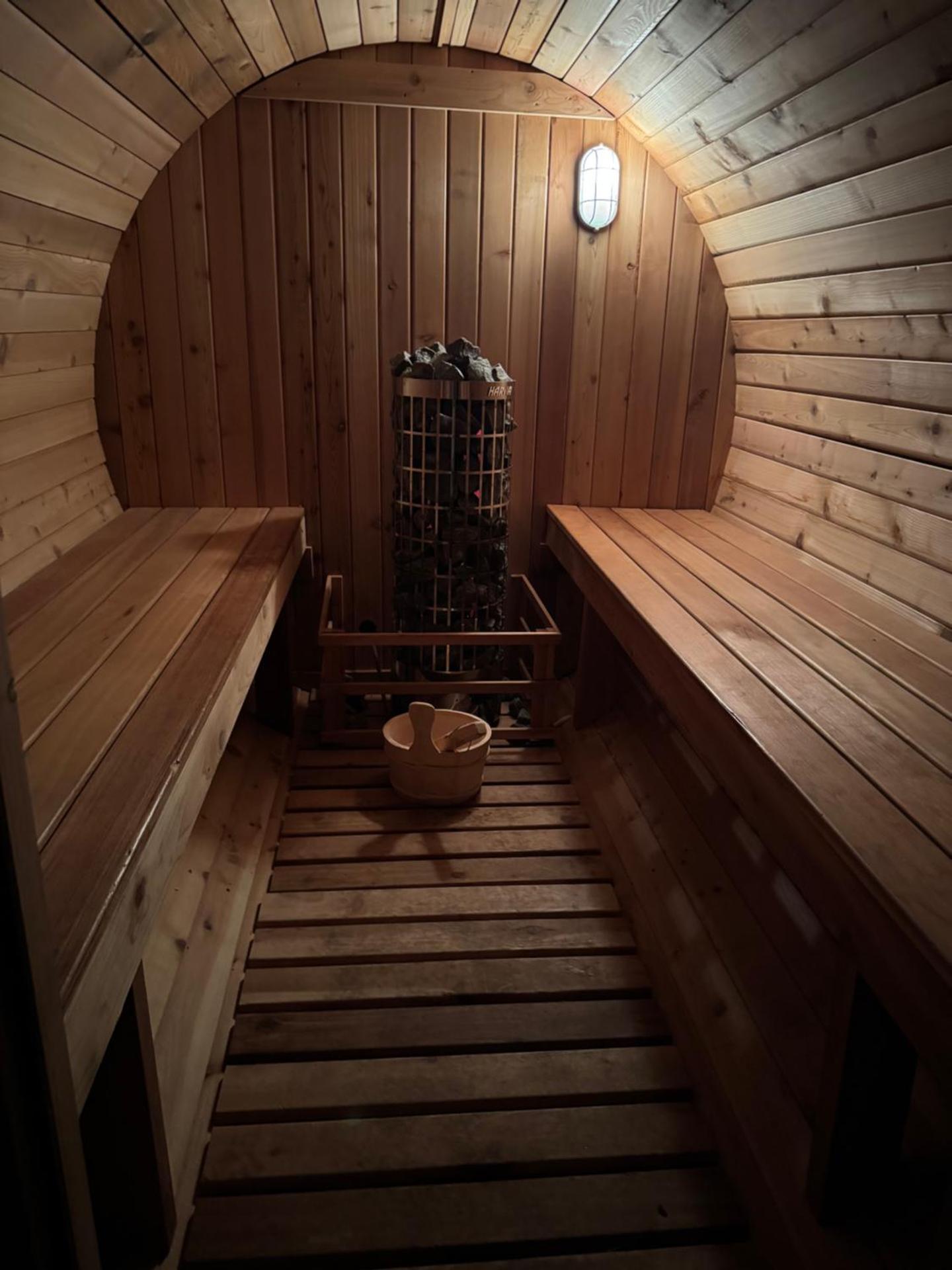 Privé wellness Zen aan zee met jacuzzi barrelsauna en infraroodsauna