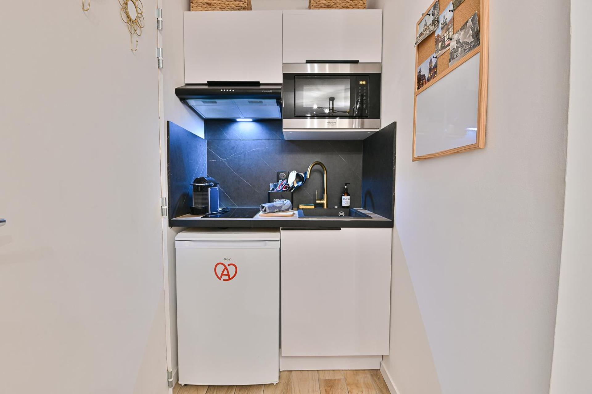 Kitchen or kitchenette