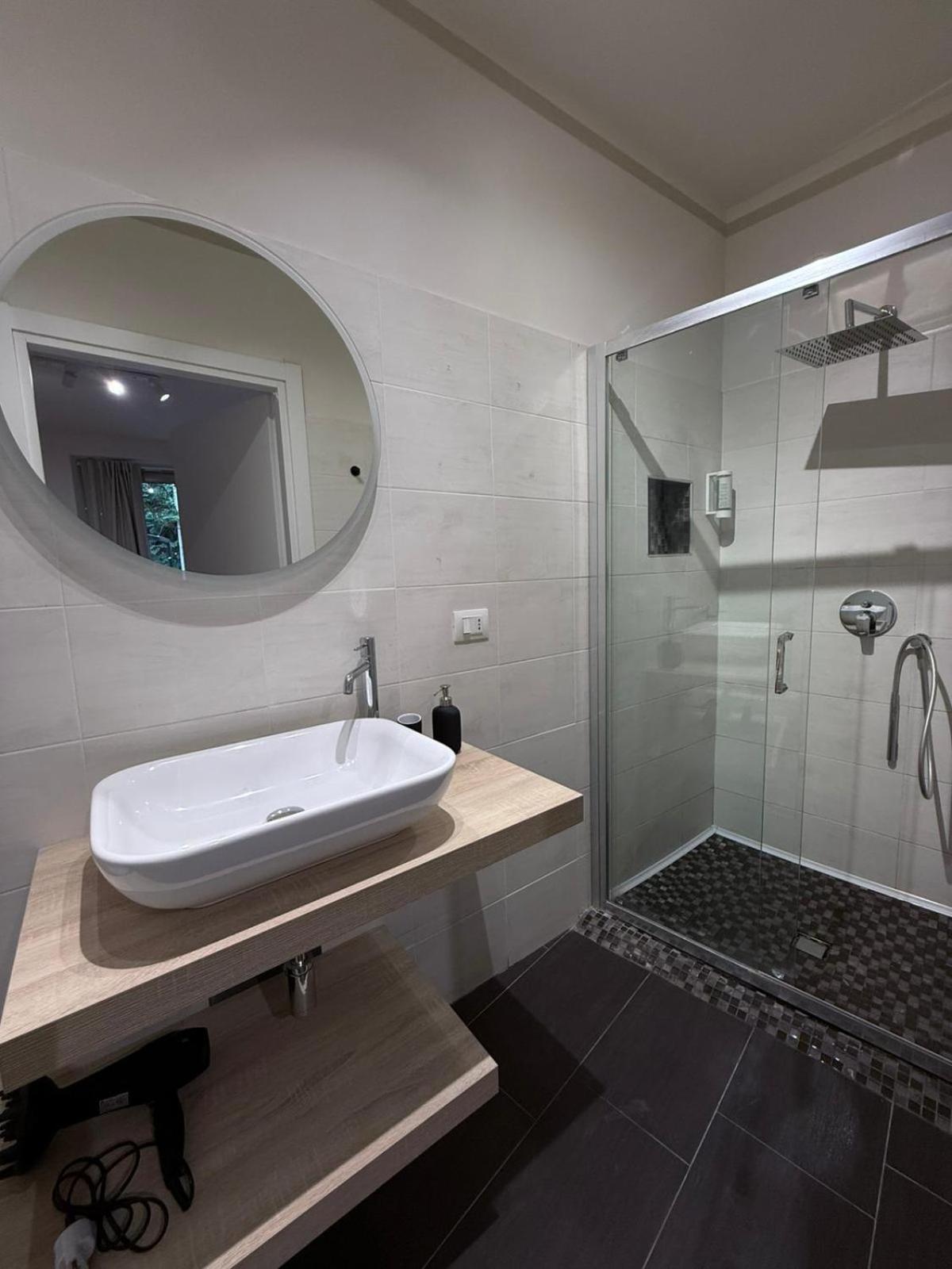 King Room with Spa Bath