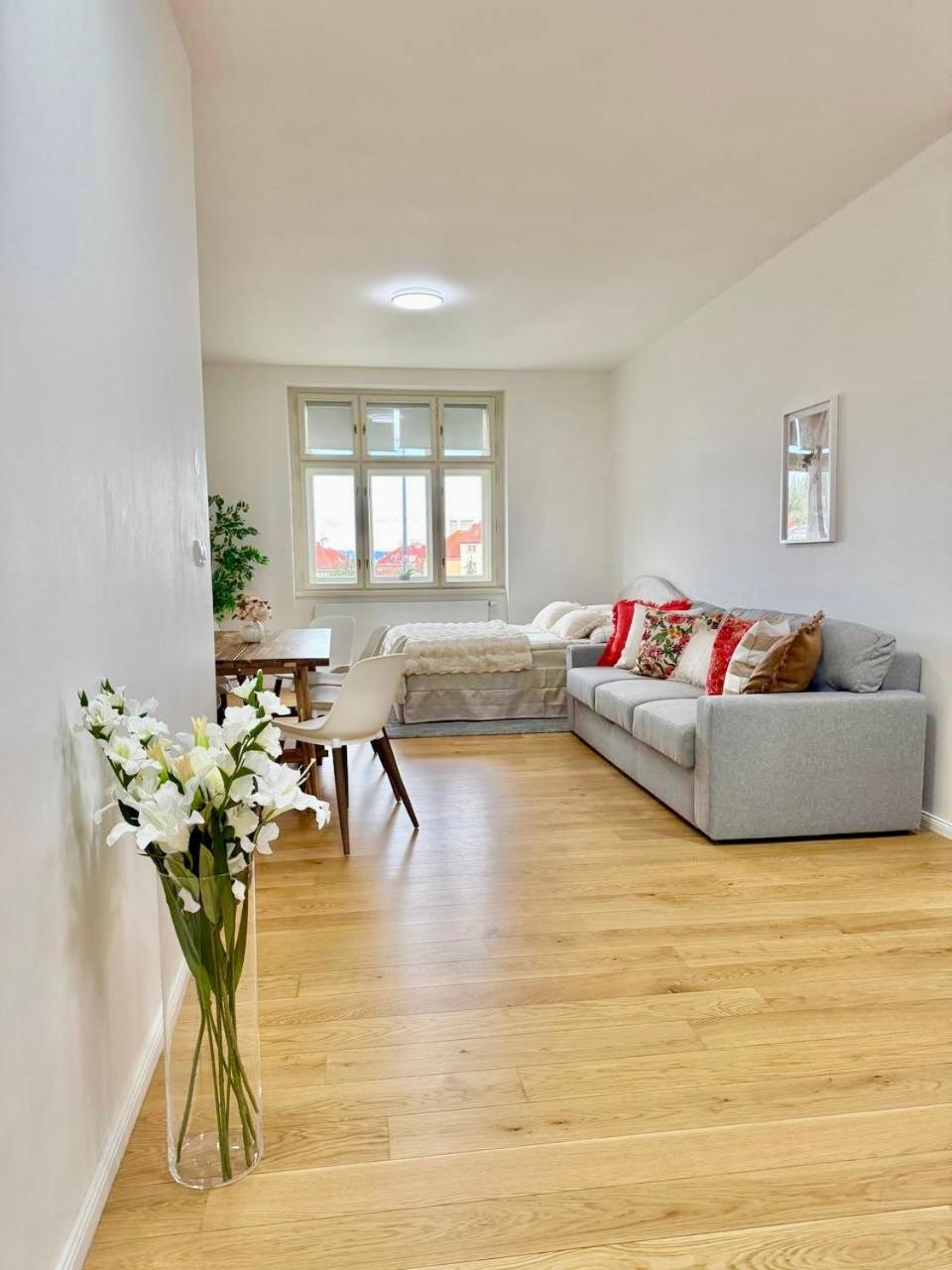 Three-Bedroom Deluxe Apartment