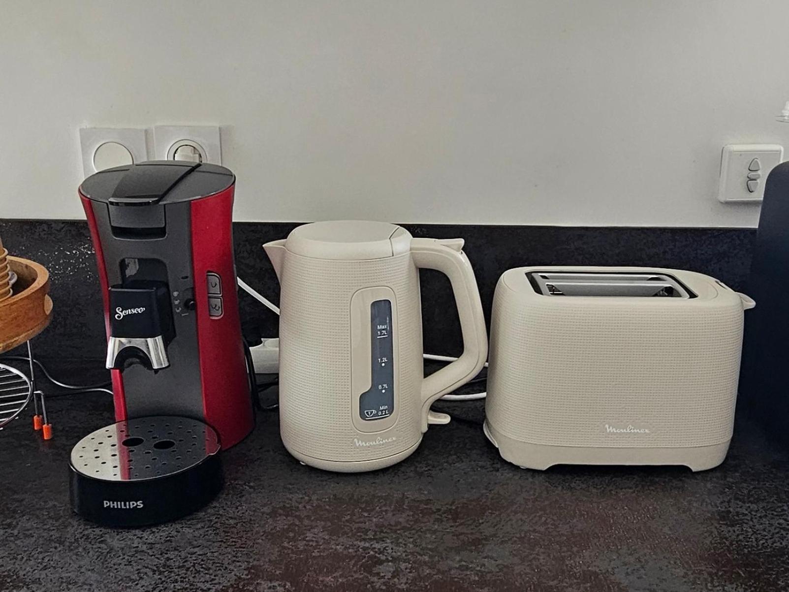 Coffee/tea facilities