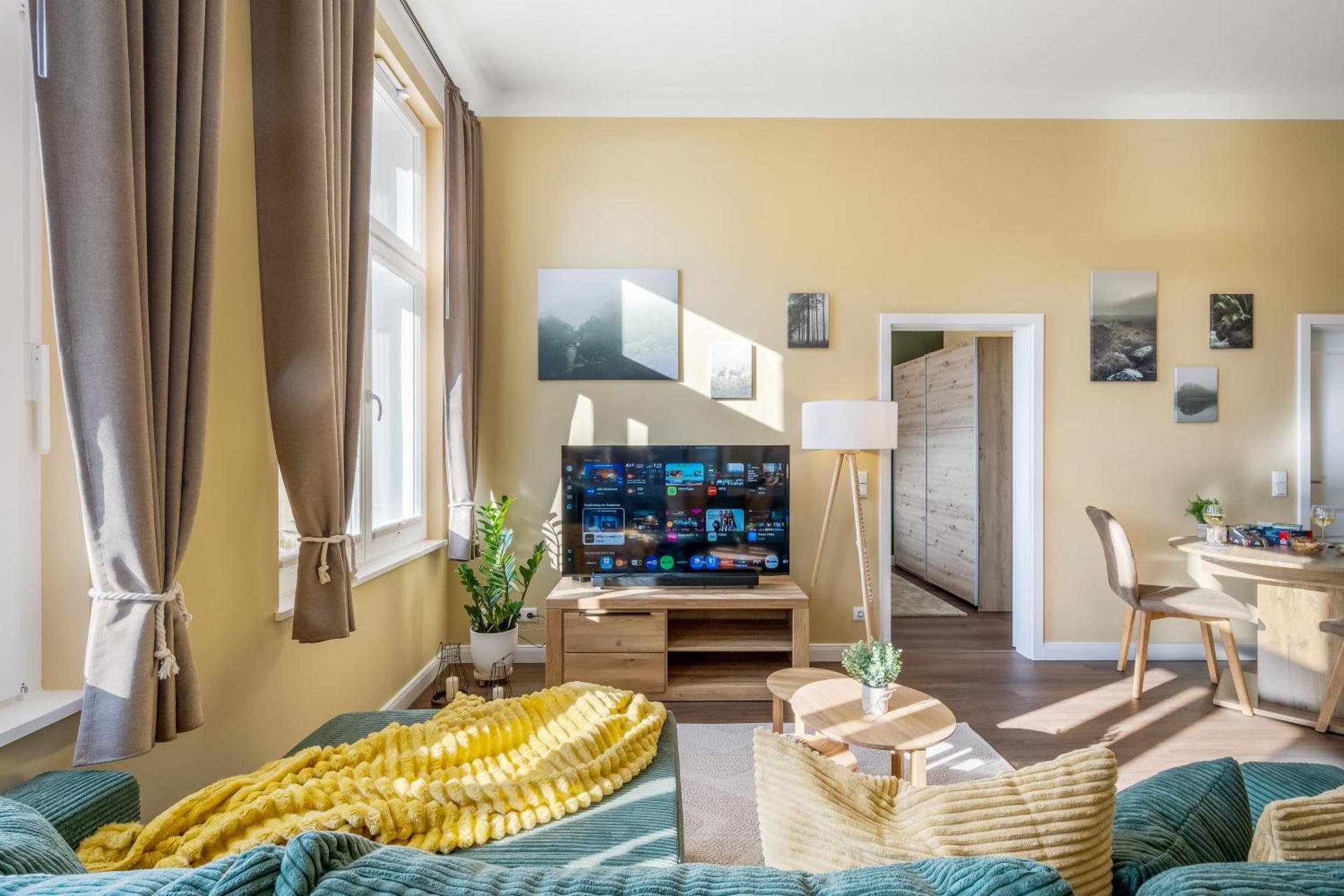 Communal lounge/ TV room