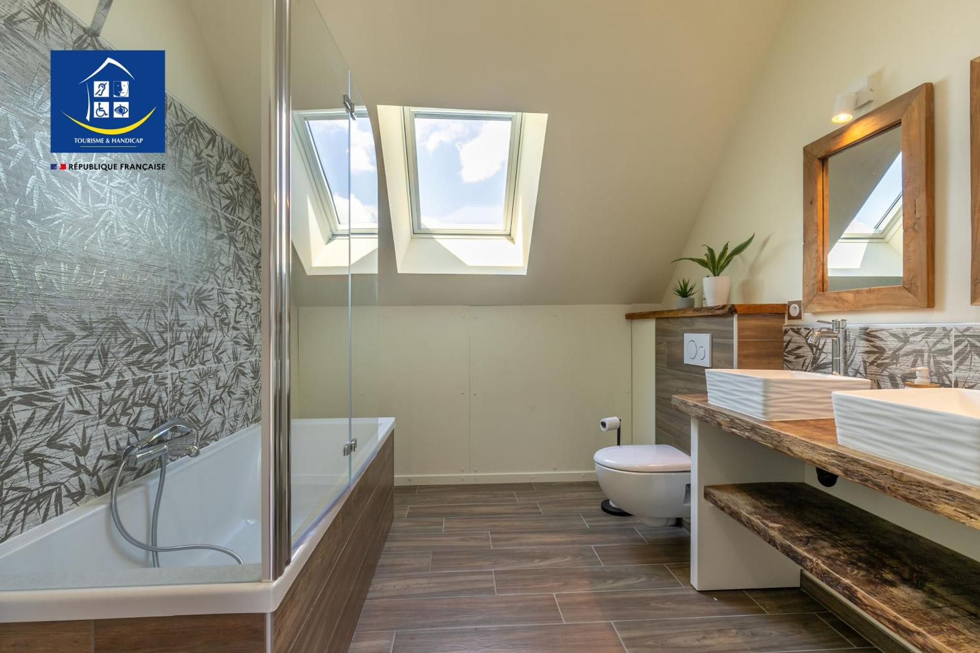 6 ch, 5 salle de bain, 25 minutes du Zoo de Beauval et Chambord, 12 pers