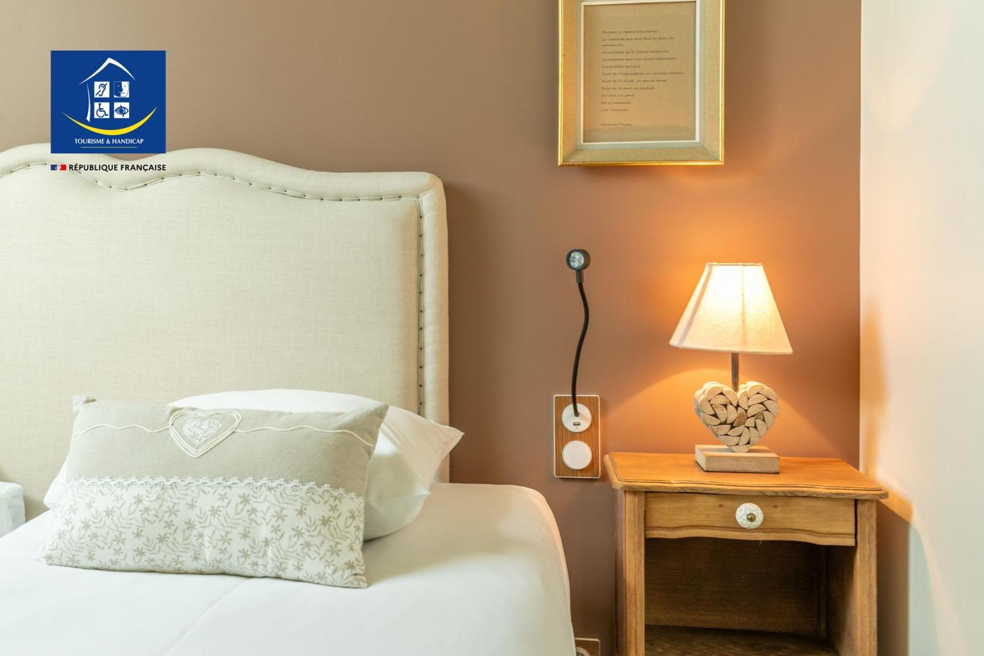 6 ch, 5 salle de bain, 25 minutes du Zoo de Beauval et Chambord, 12 pers