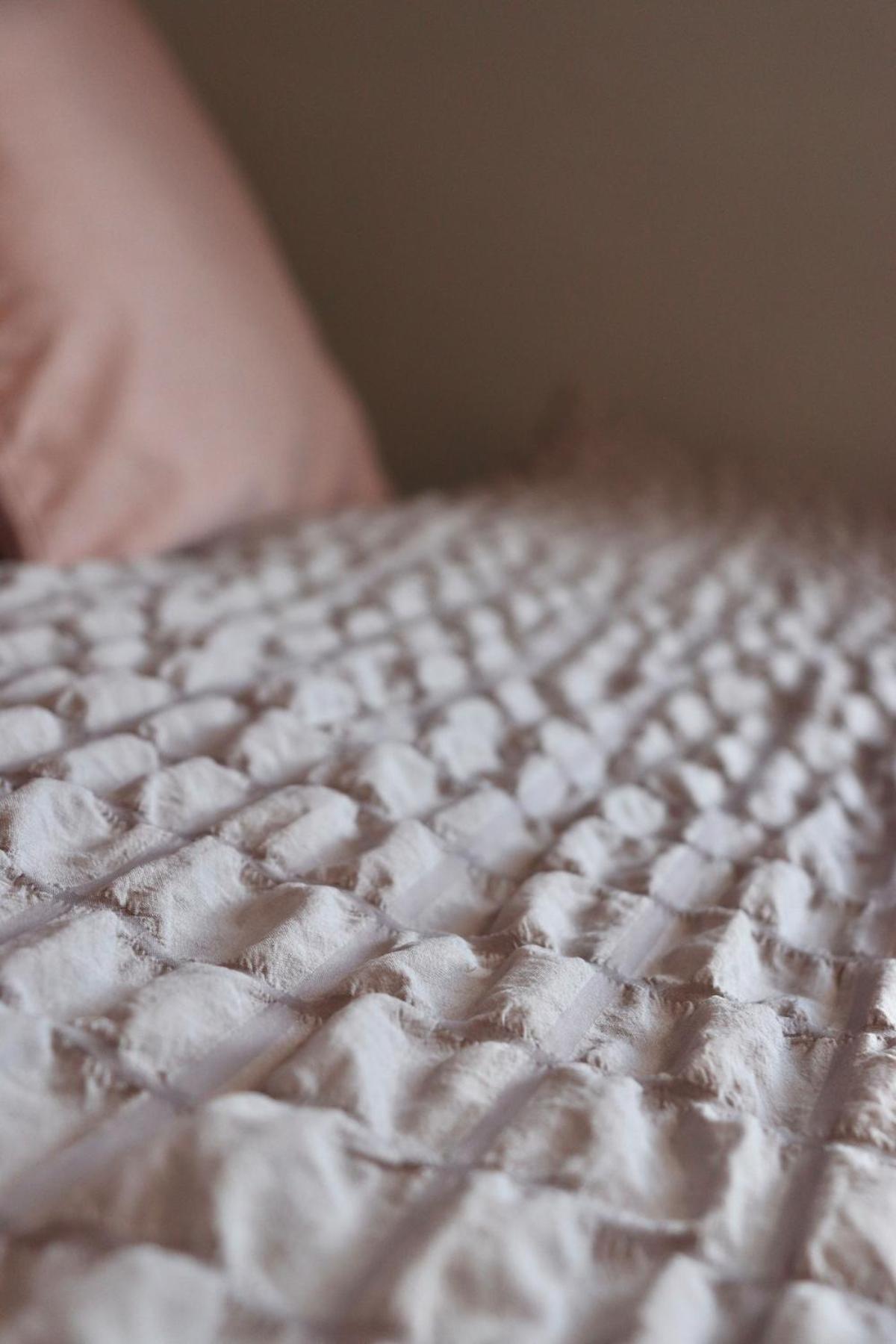 Comfortable 2 Bed Property with garden - Parking