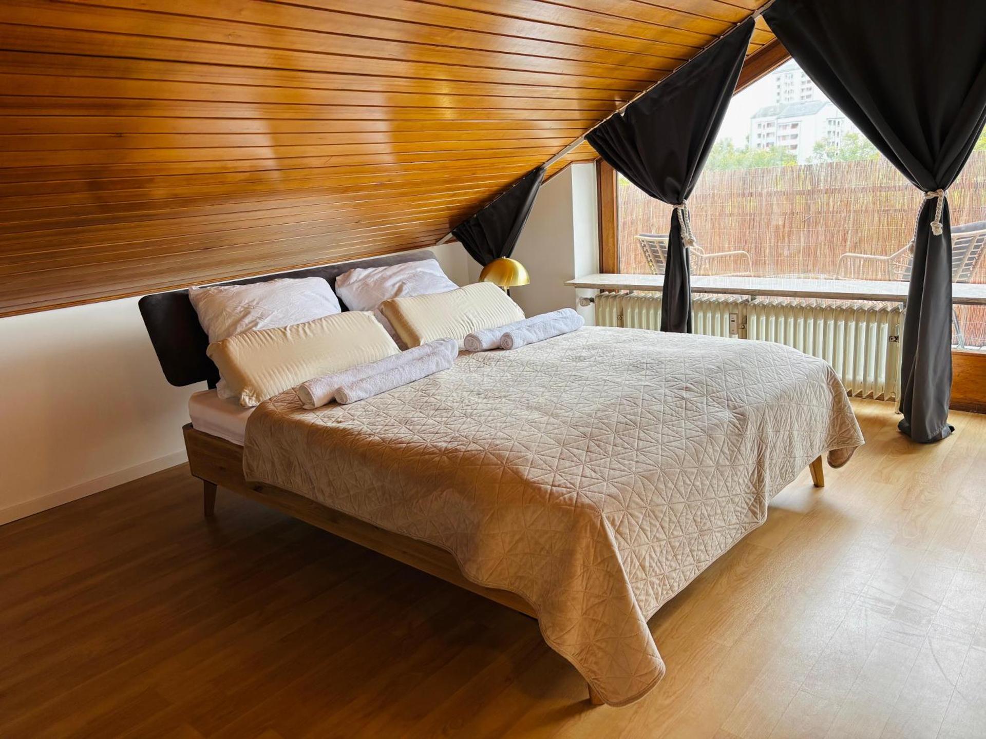 Cozy 1 room apartment close to University