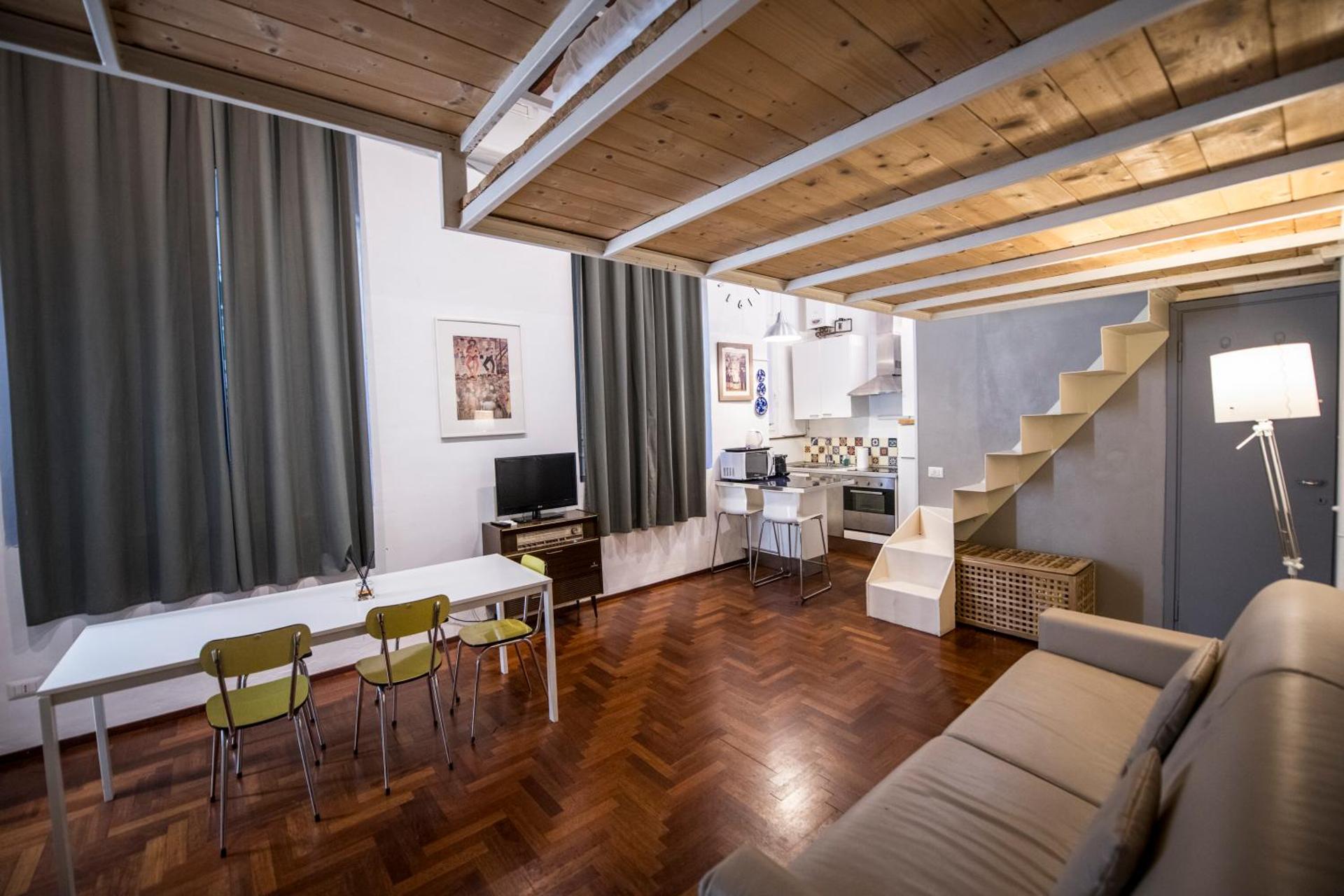 Communal lounge/ TV room