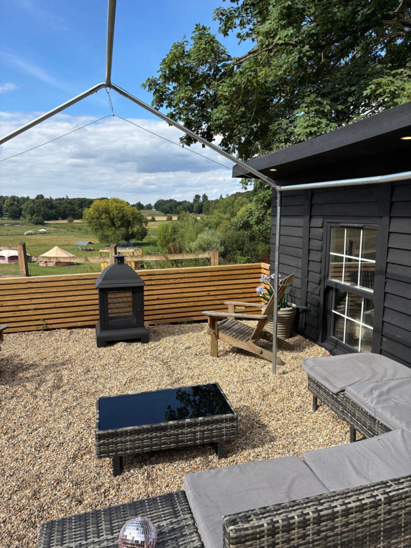 Stables 2bed farm stay private firepit bbq