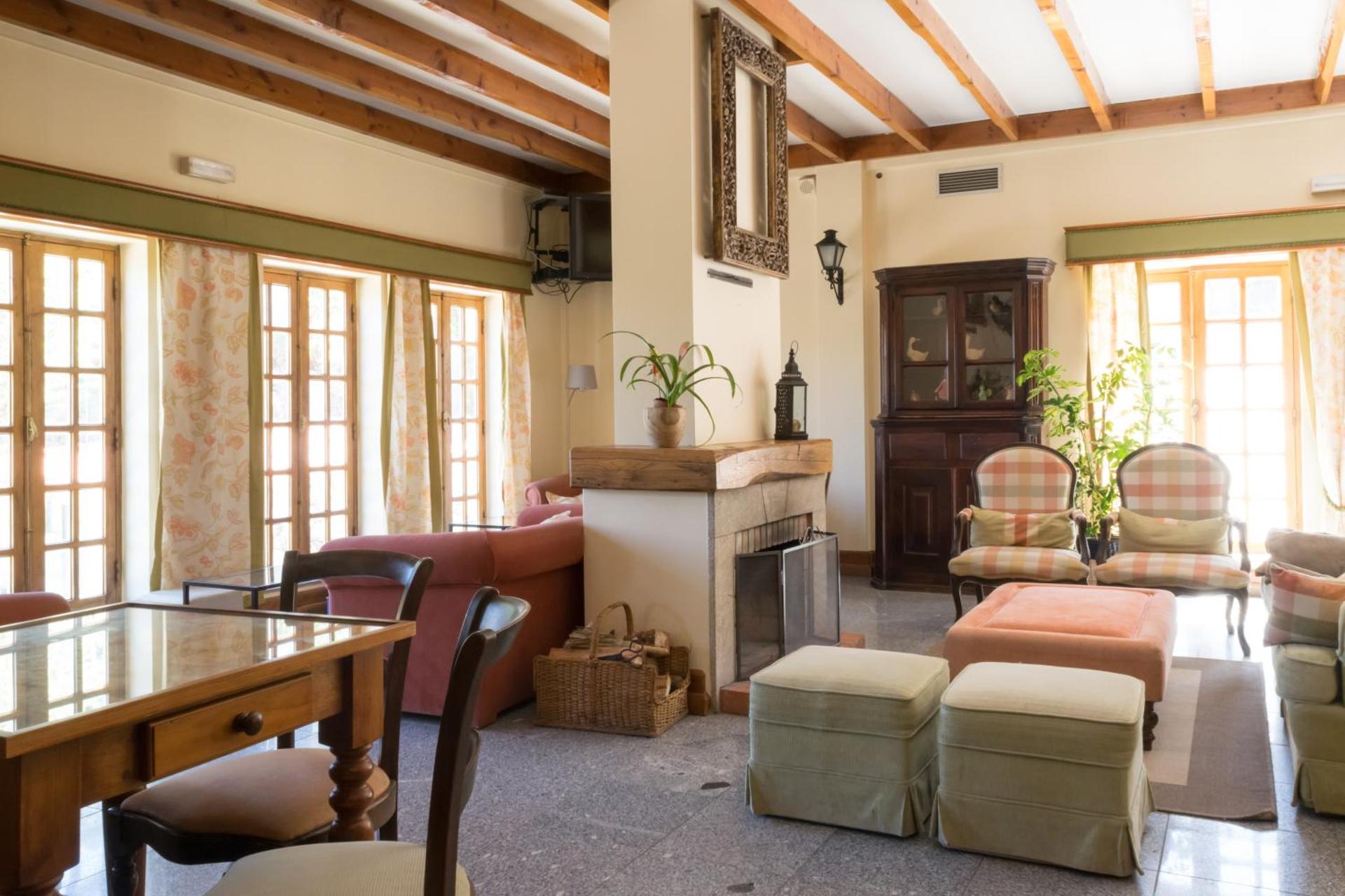 Communal lounge/ TV room