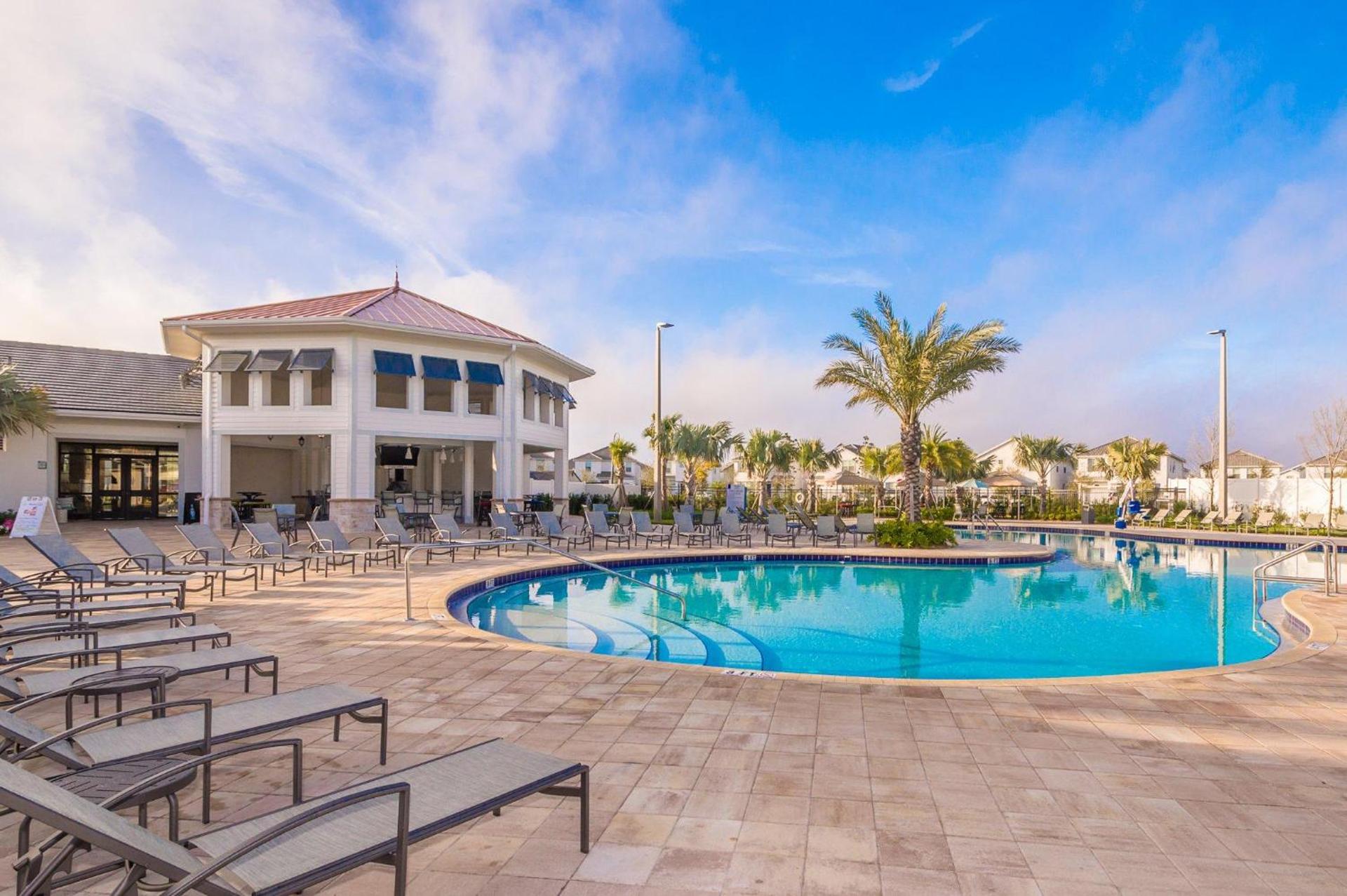 2921DH TOWNHOUSE 4 BEDROOMS & 3 BATHROOMS + POOL