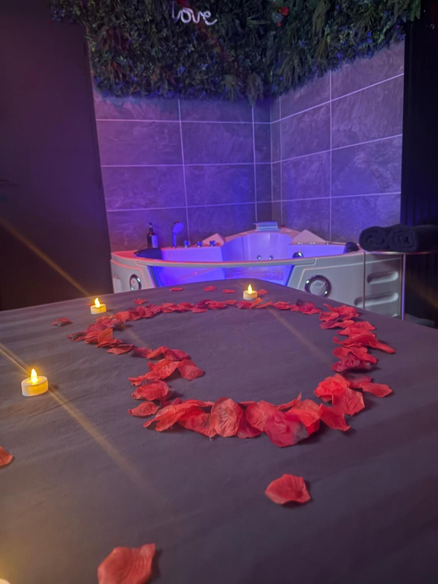 Loft, Studio and Love Rooms