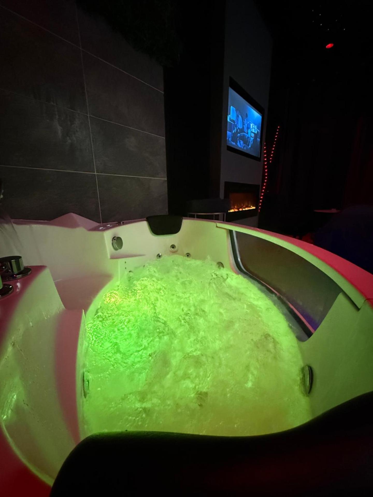 Loft, Studio and Love Rooms