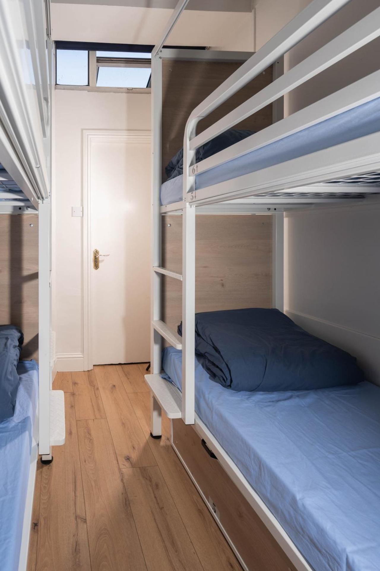 Bed in 6-Bed Dorm with Bathroom