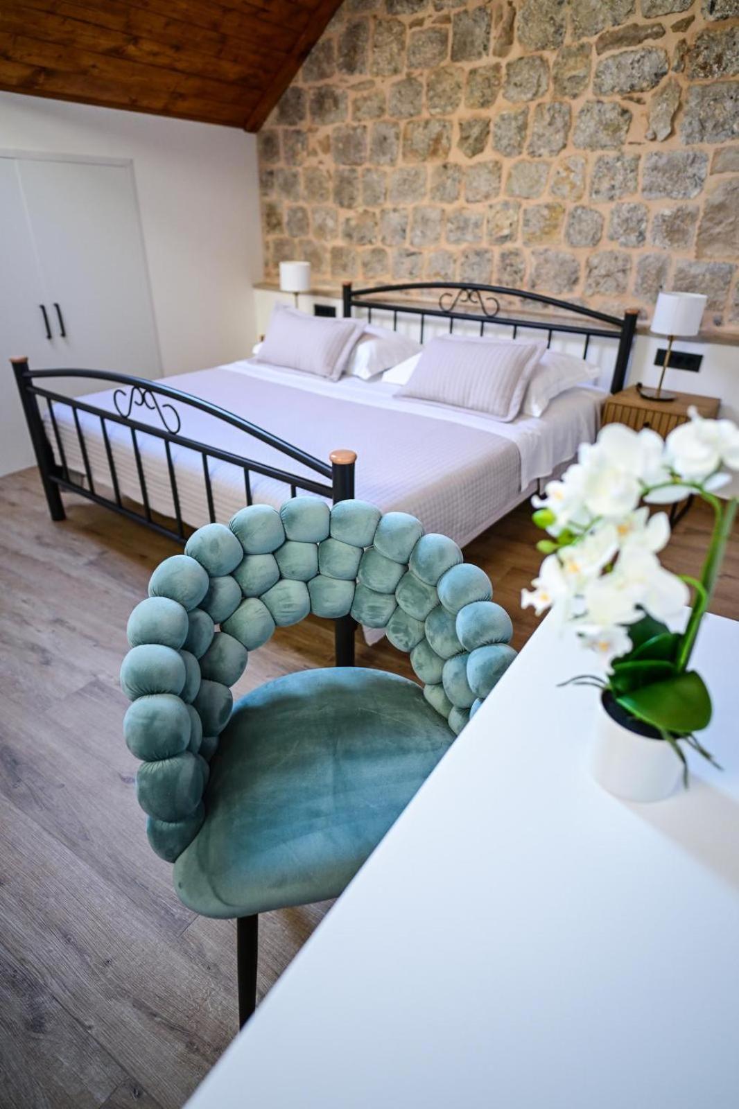 Luxury apartments White house