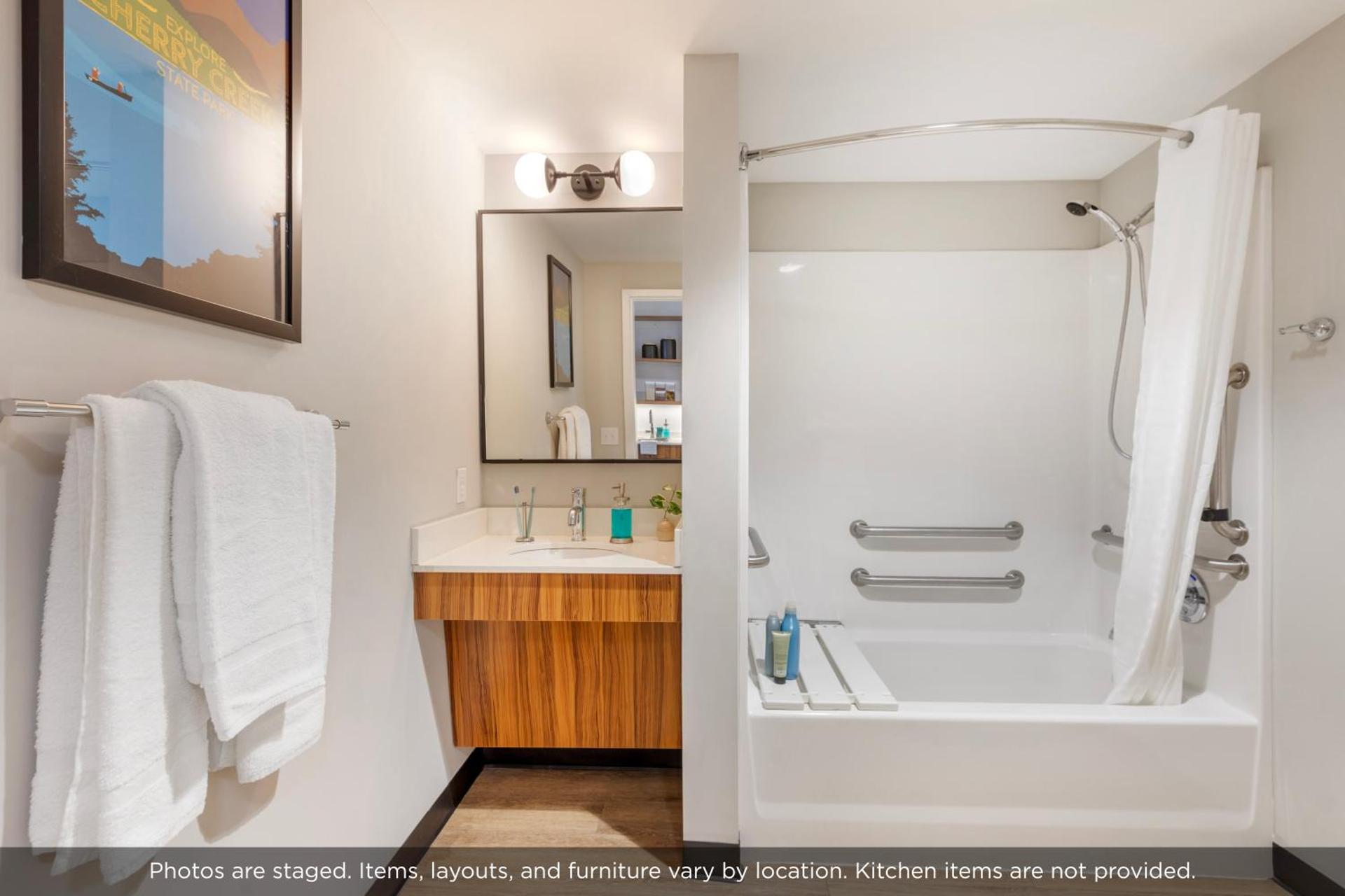 Uptown Suites Extended Stay Tampa FL - Riverview