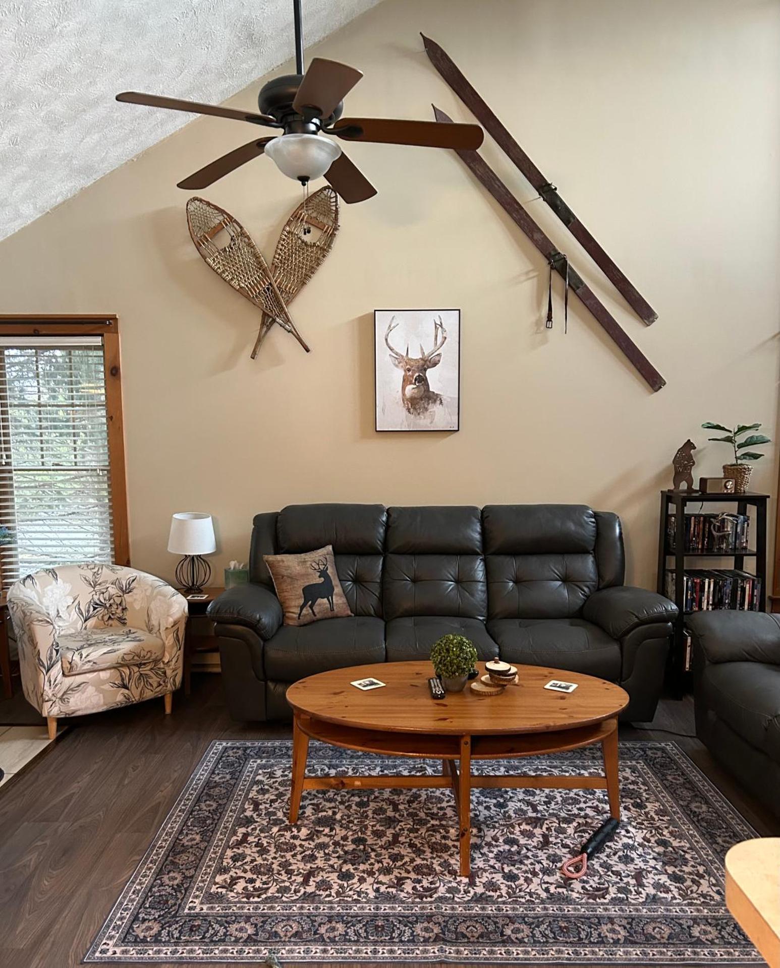 Camelback Private Home located behind Waterpark & Ski Lift