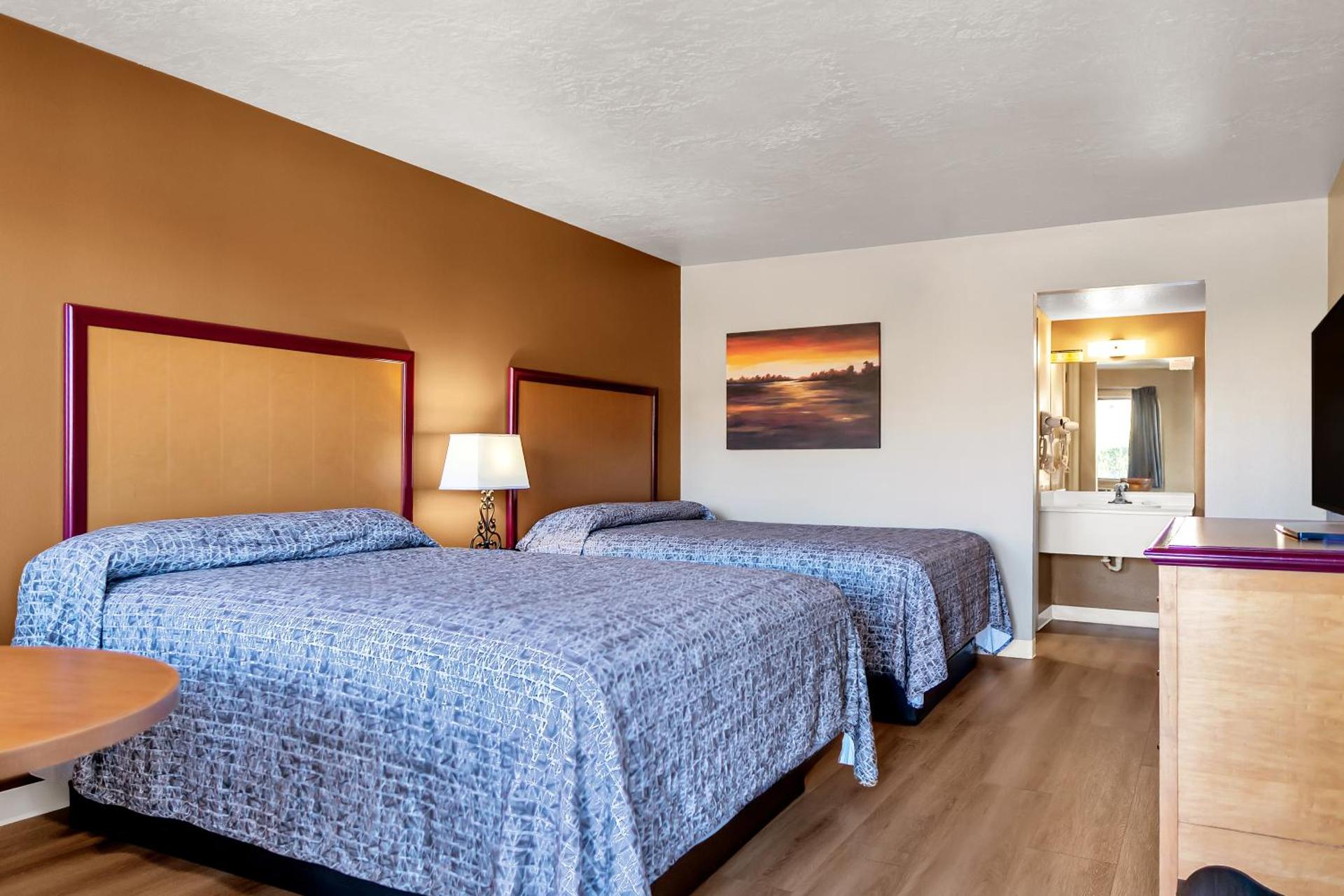 Queen Room with Two Queen Beds - Pet Friendly