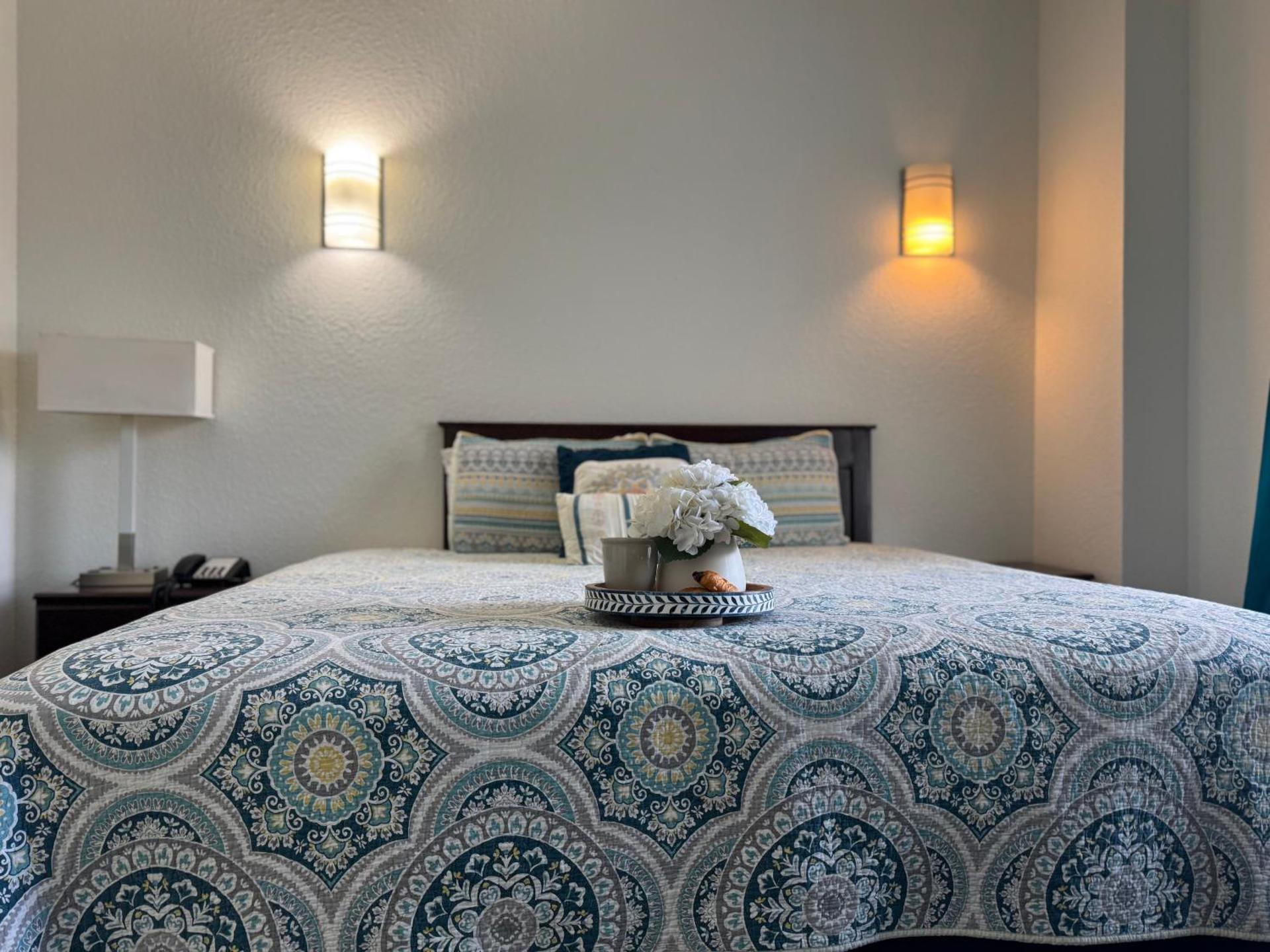 Athens Hotel & Suites