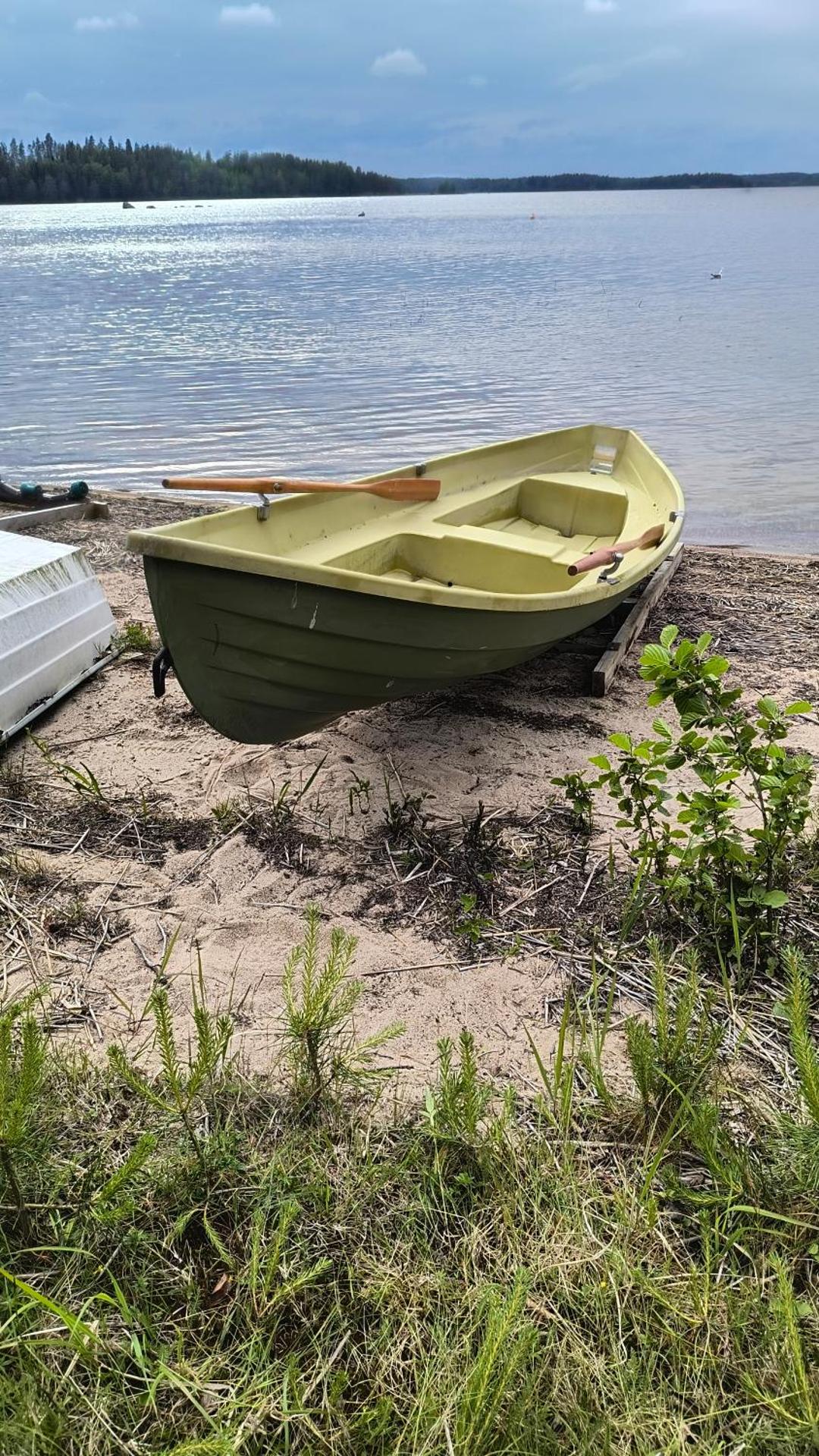 Peaceful holiday apartment with stunning lake view