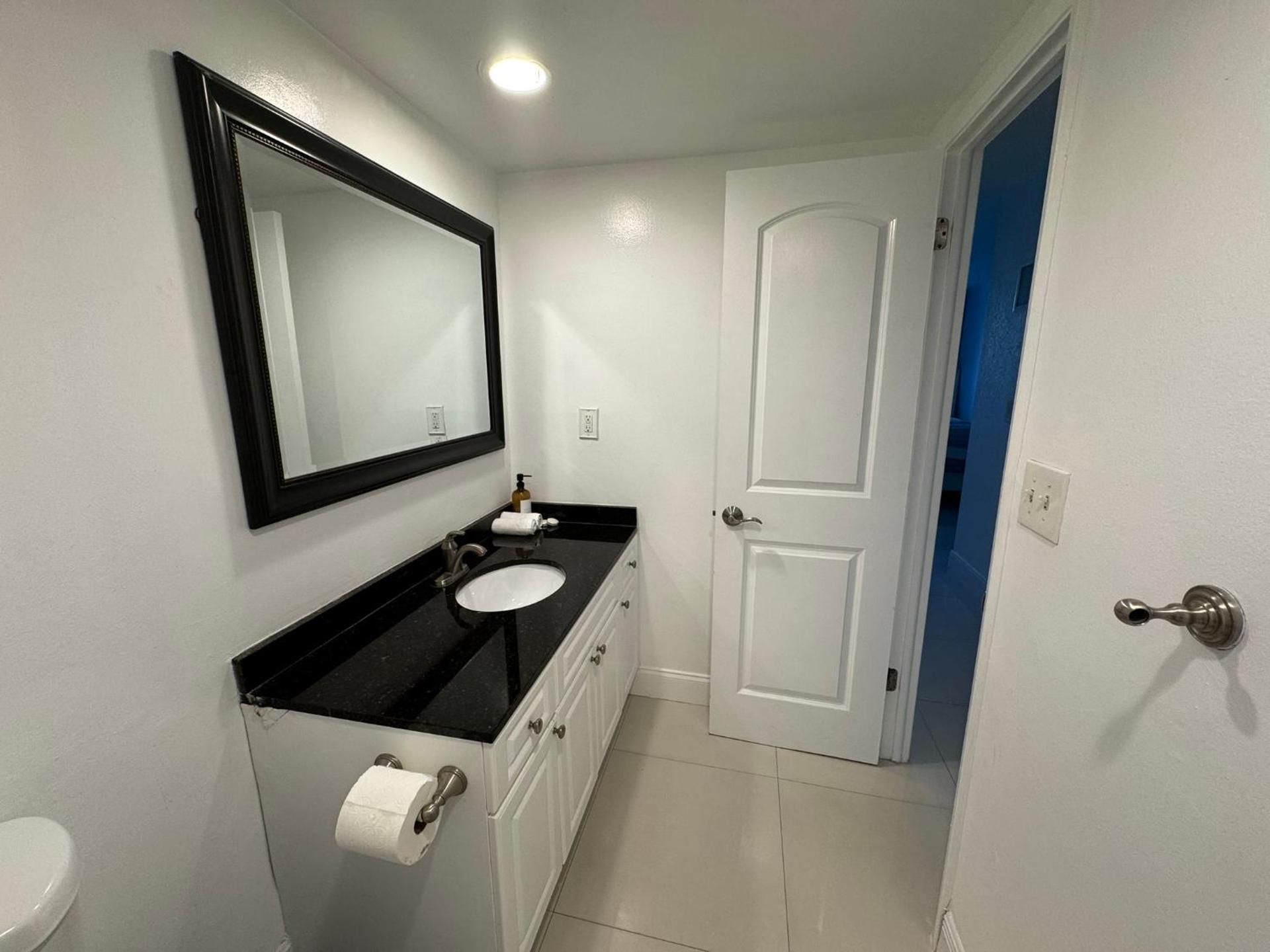 Luxury Ocean Reserve Condo Pool, Gym & Beach Access