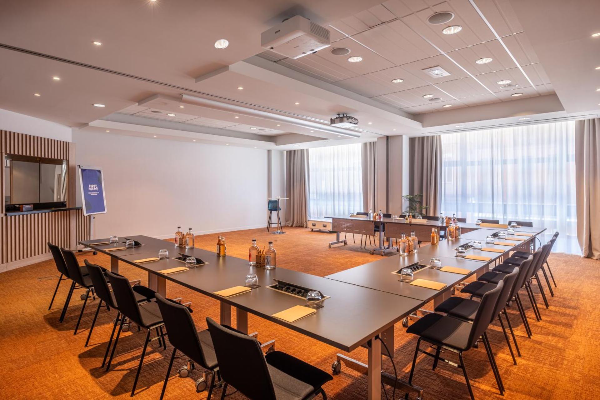 Meeting/conference room